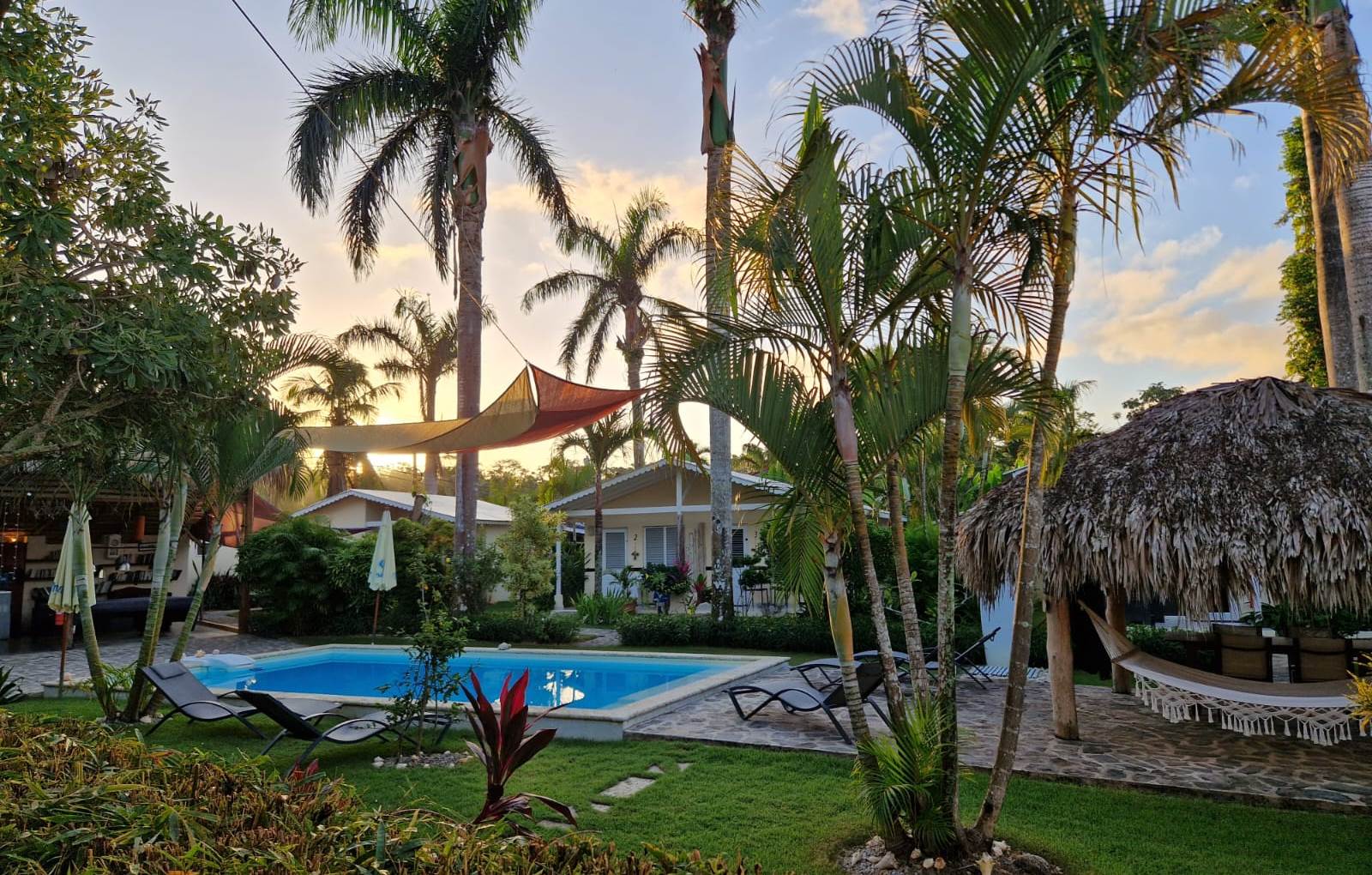 8085a4c1-d702-4799-b08d-158e36a3cb4d-carousel