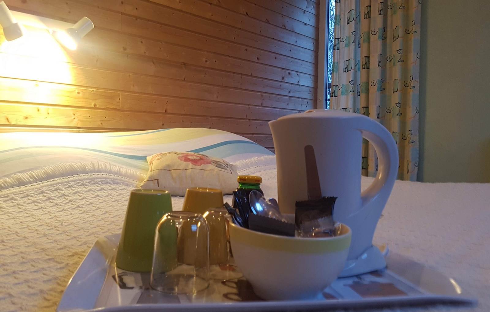 pt-plateau de courtoisie chambre dhote Maison du Masjoubert 2018-carousel