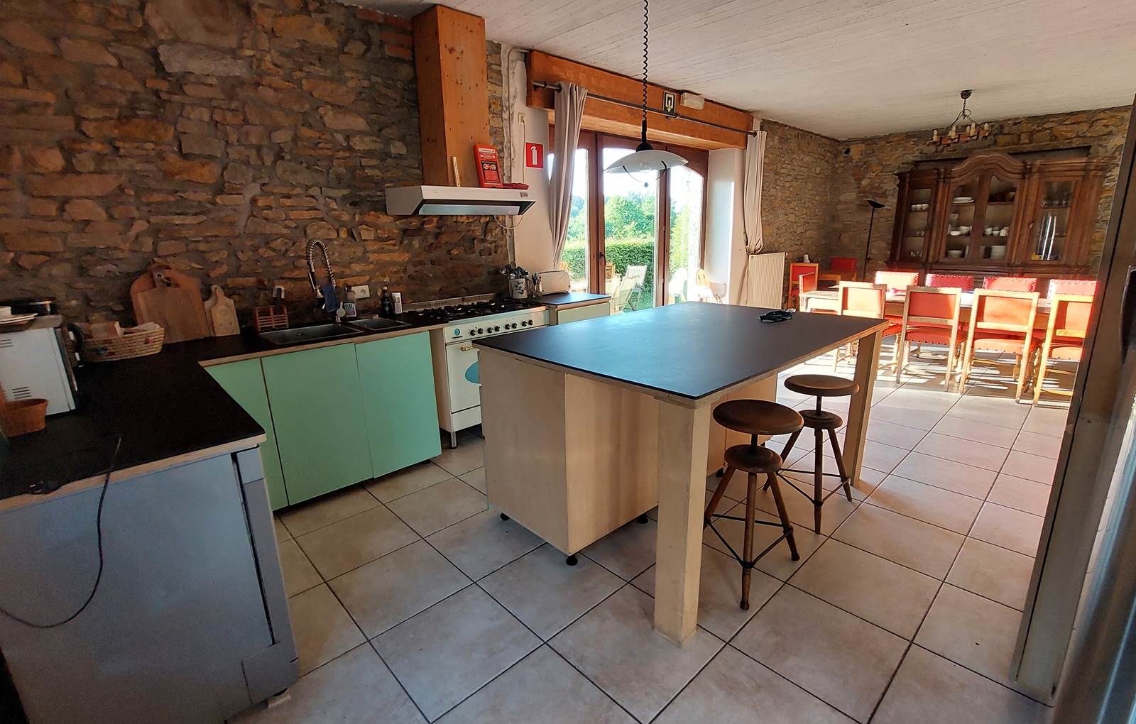 20230603_200525-carousel