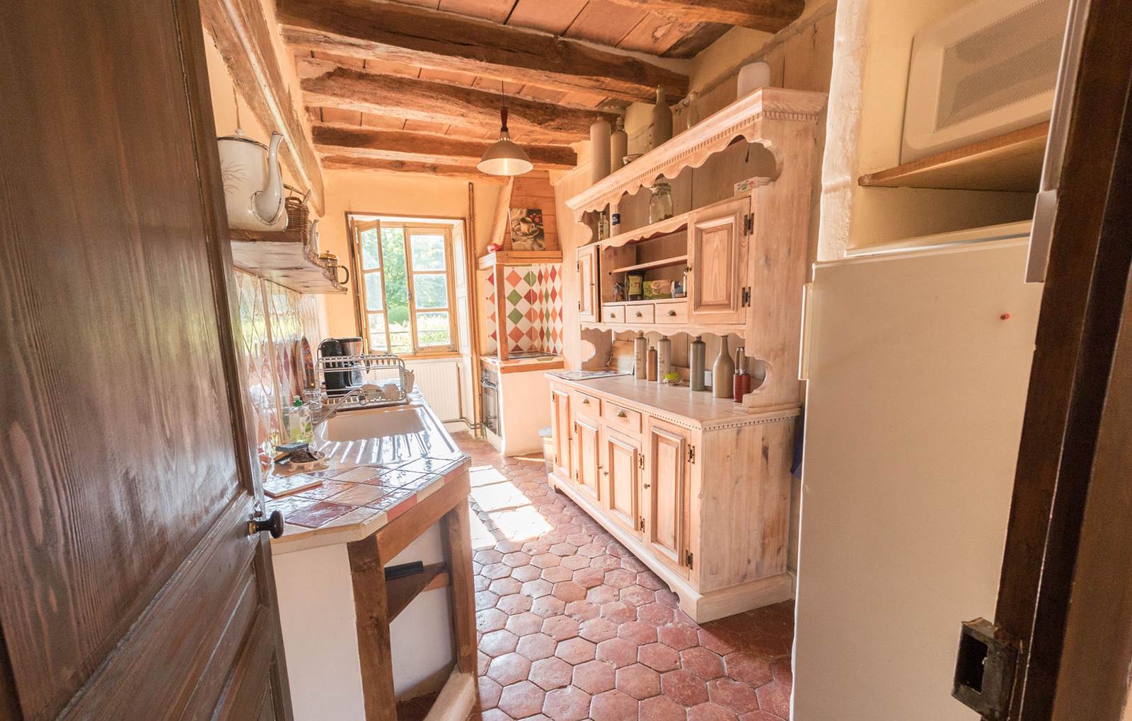 Cuisine entièrement equipee attenante aux chambres-carousel