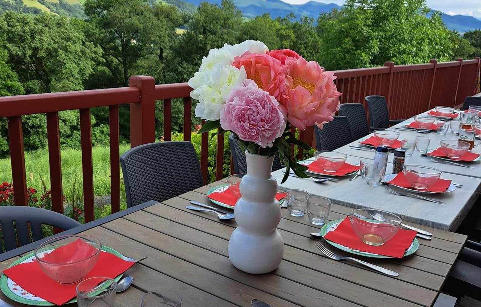 381056762_721077616510922_1825016723690164912_n-carousel