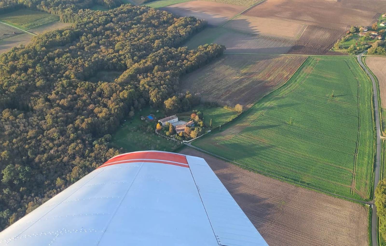Détente au cœur de la nature. Vol au dessus du domaine-carousel