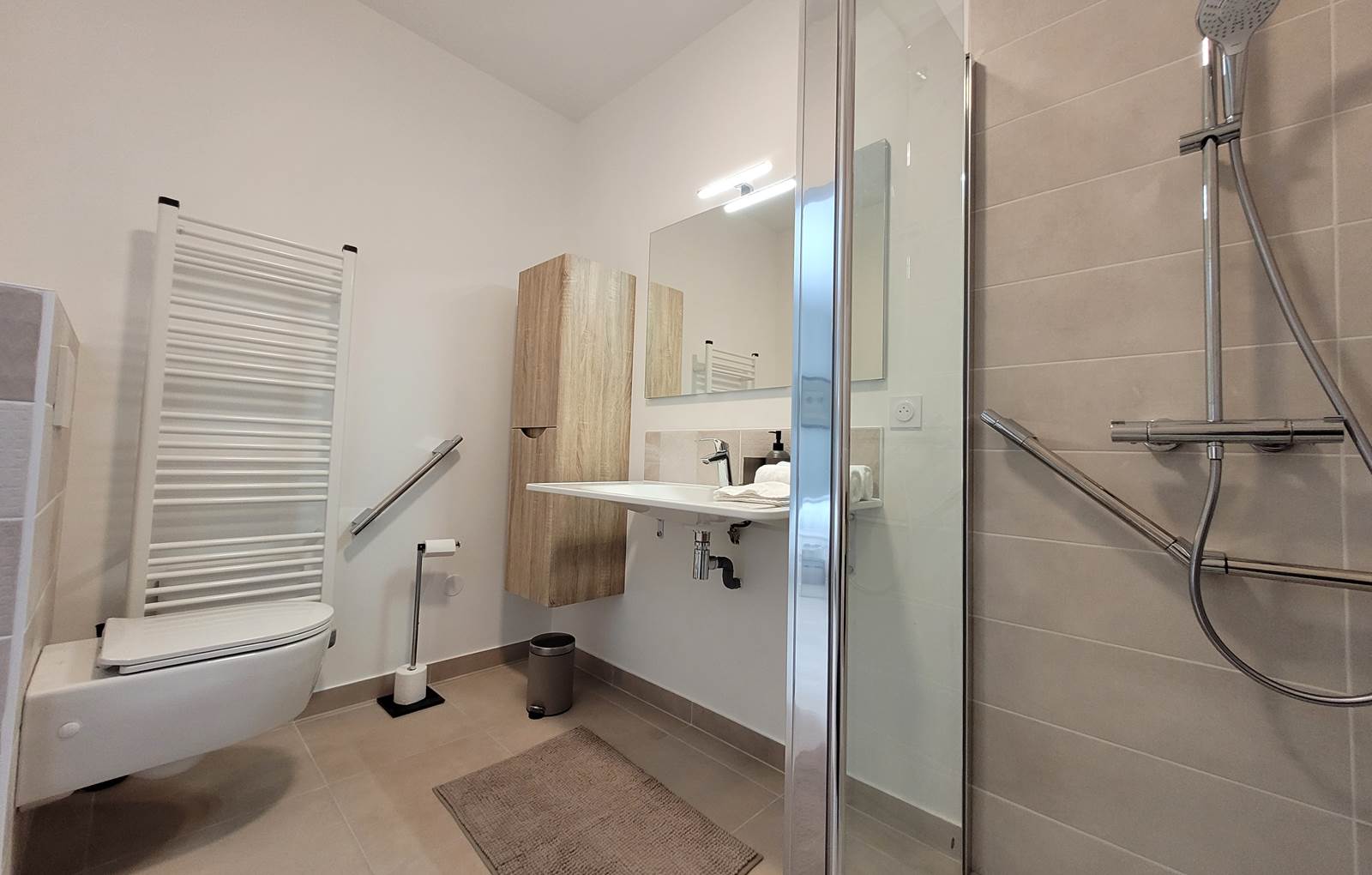 Chambre Glénan - Salle d'eau-carousel