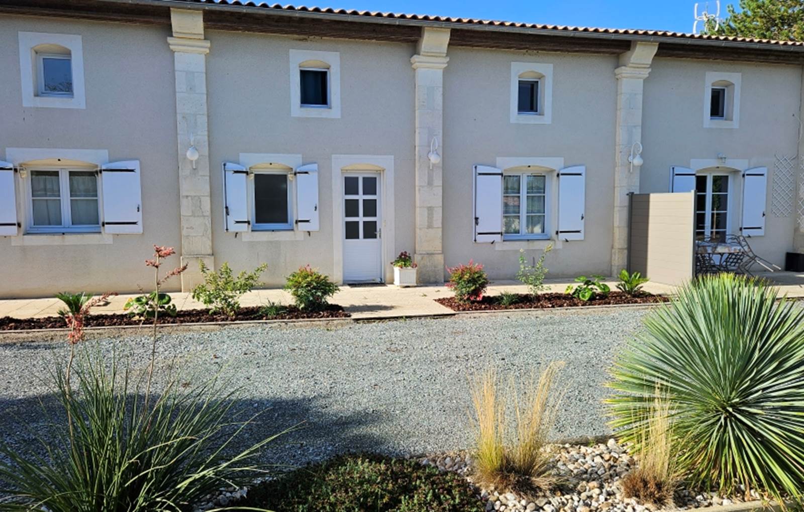 20250903_100522-carousel