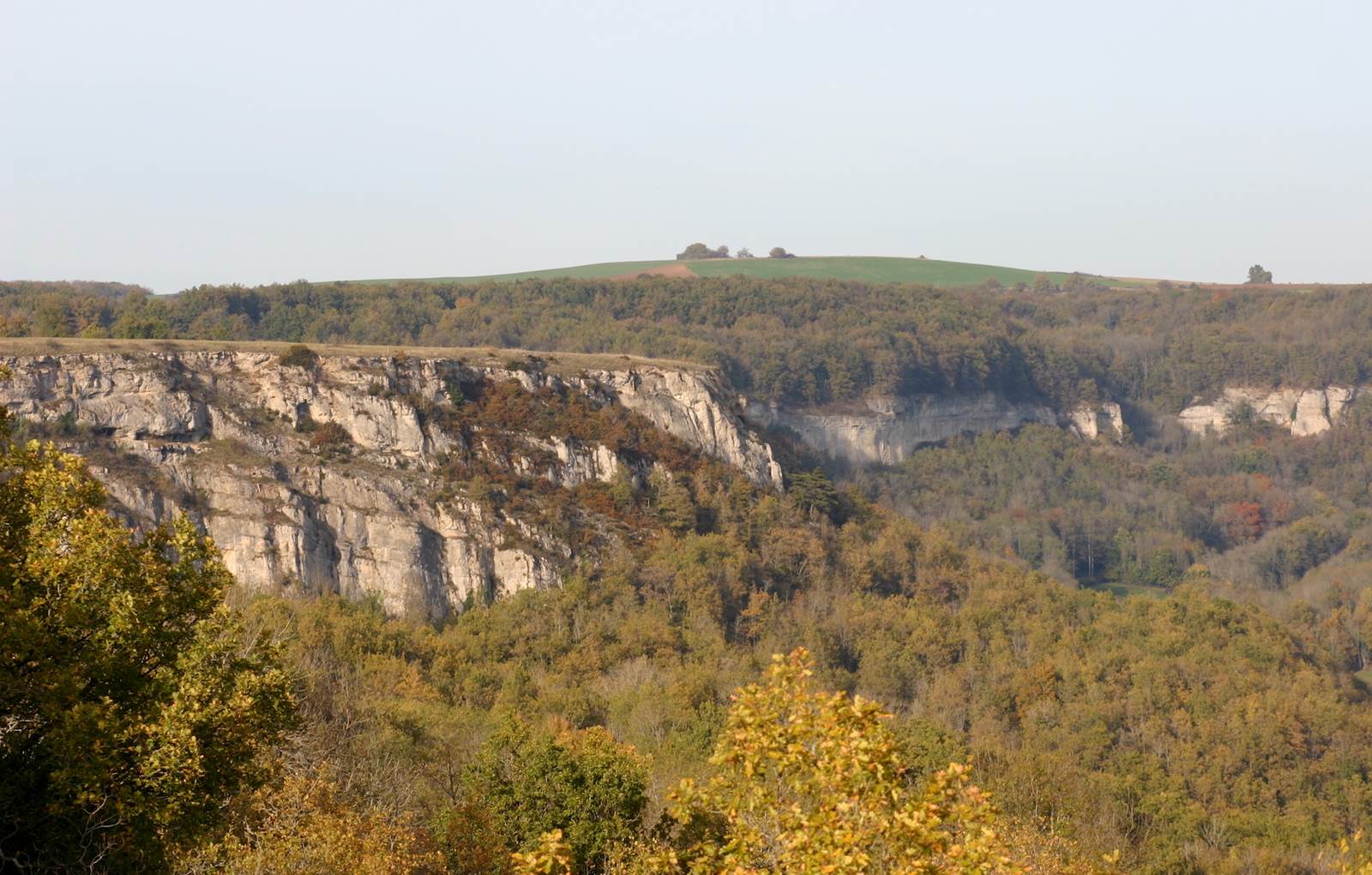 Falaises du Bout du Monde, pre`s Beaune-carousel