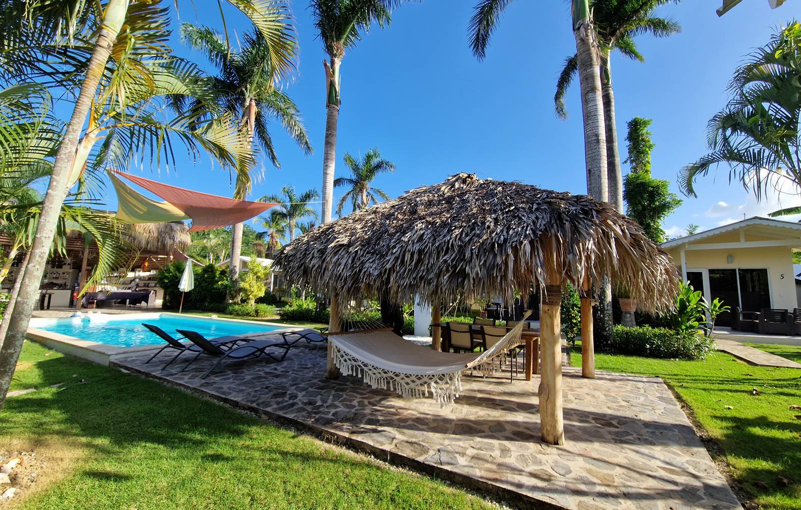 20221225_160001-carousel