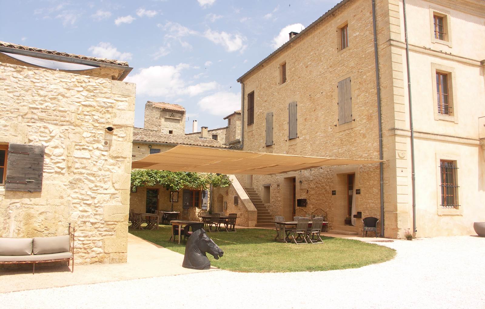 Maison de Maitre 1840 Domaine Saint Martin coté garrigue ***-carousel