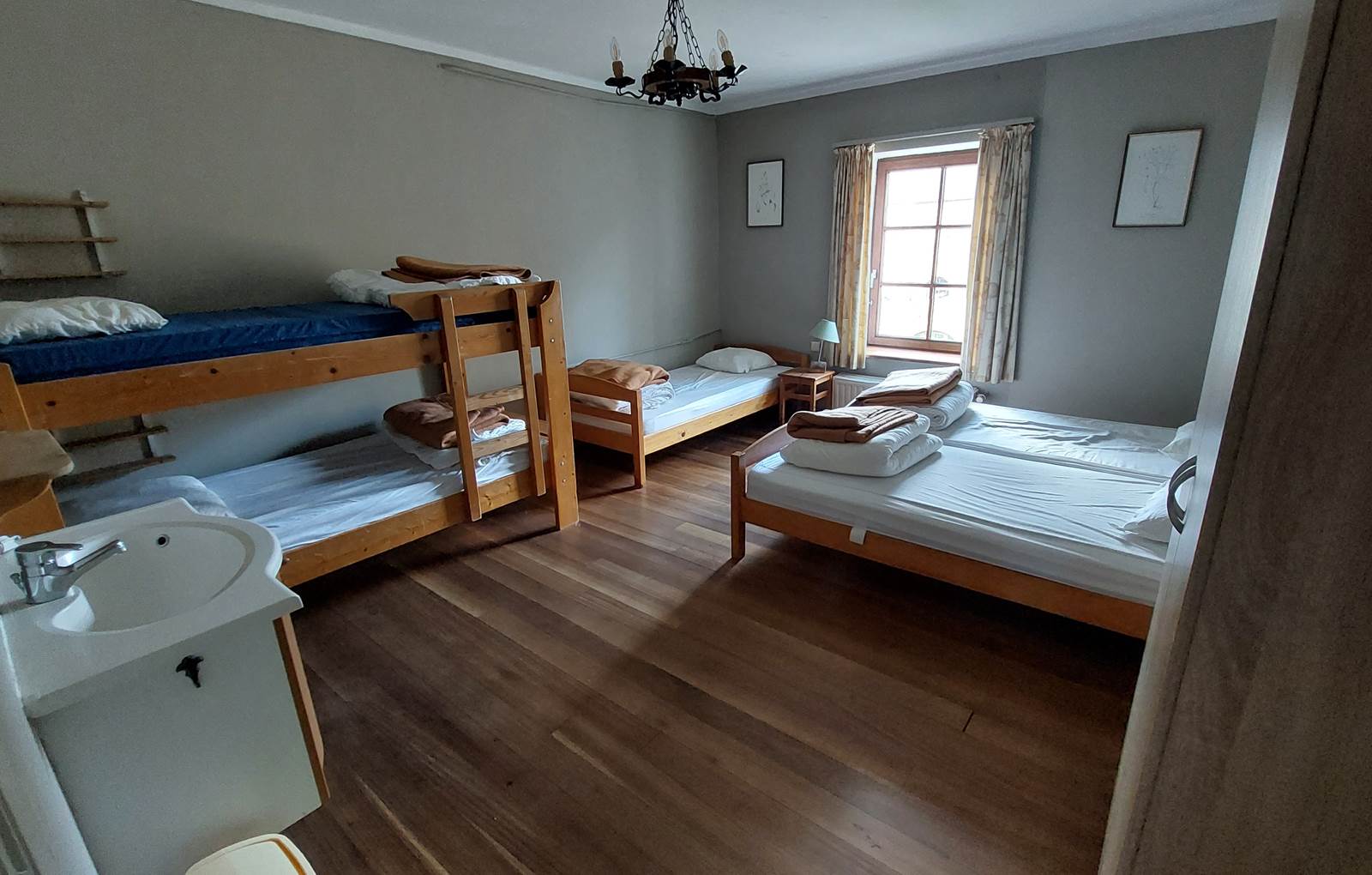 20230411_104616-carousel