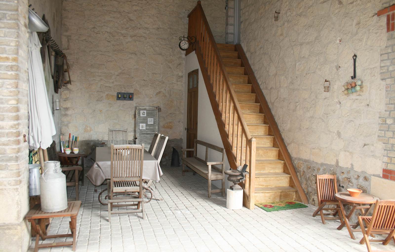 Sous le auvent-carousel