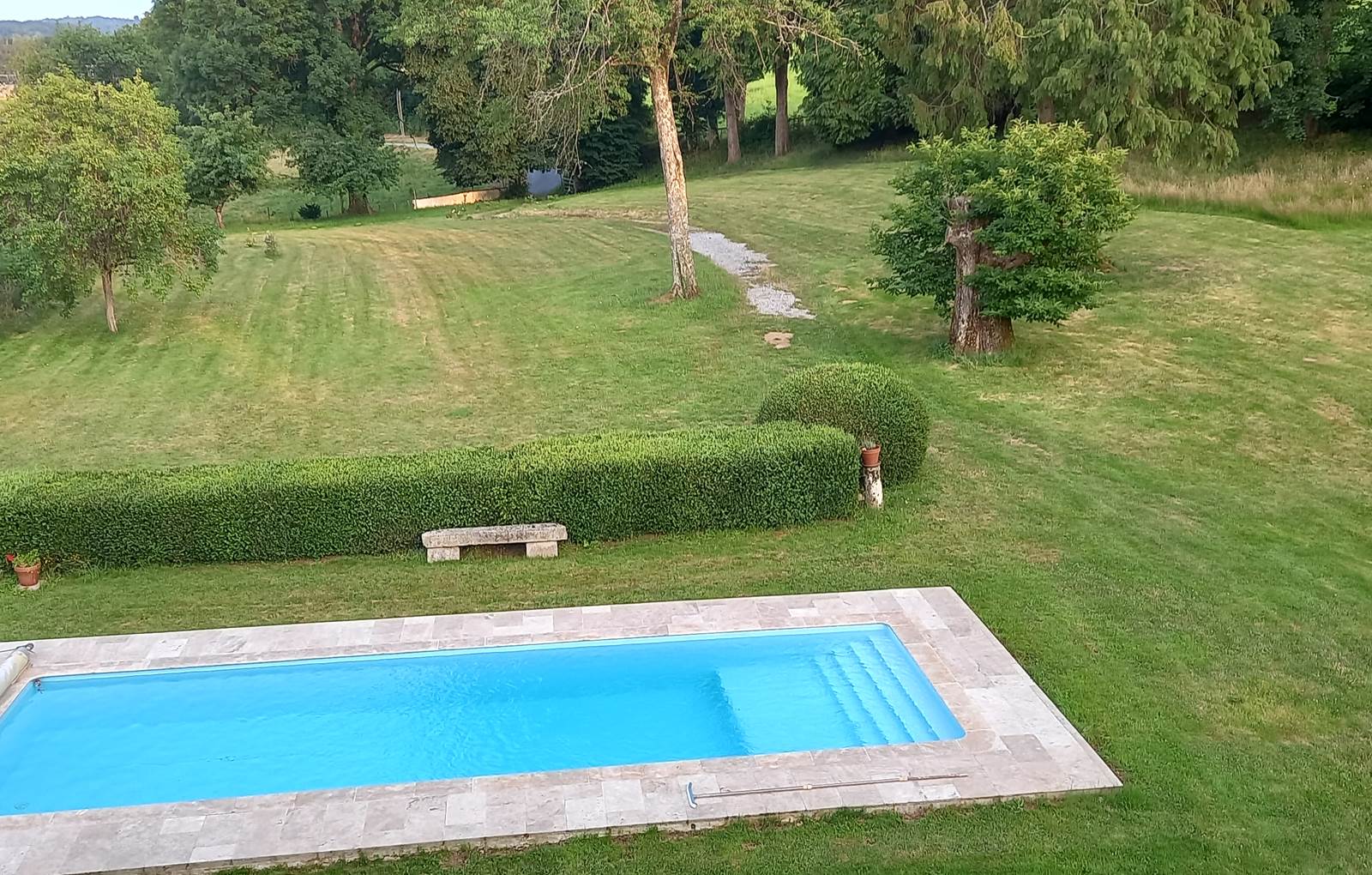 Vue de la chambre de la Tour sur le Jardin, Maison d’hôtes la Babinerie,  Saint Léonard de Noblat, Haute Vienne, Nouvelle Aquitaine,-carousel