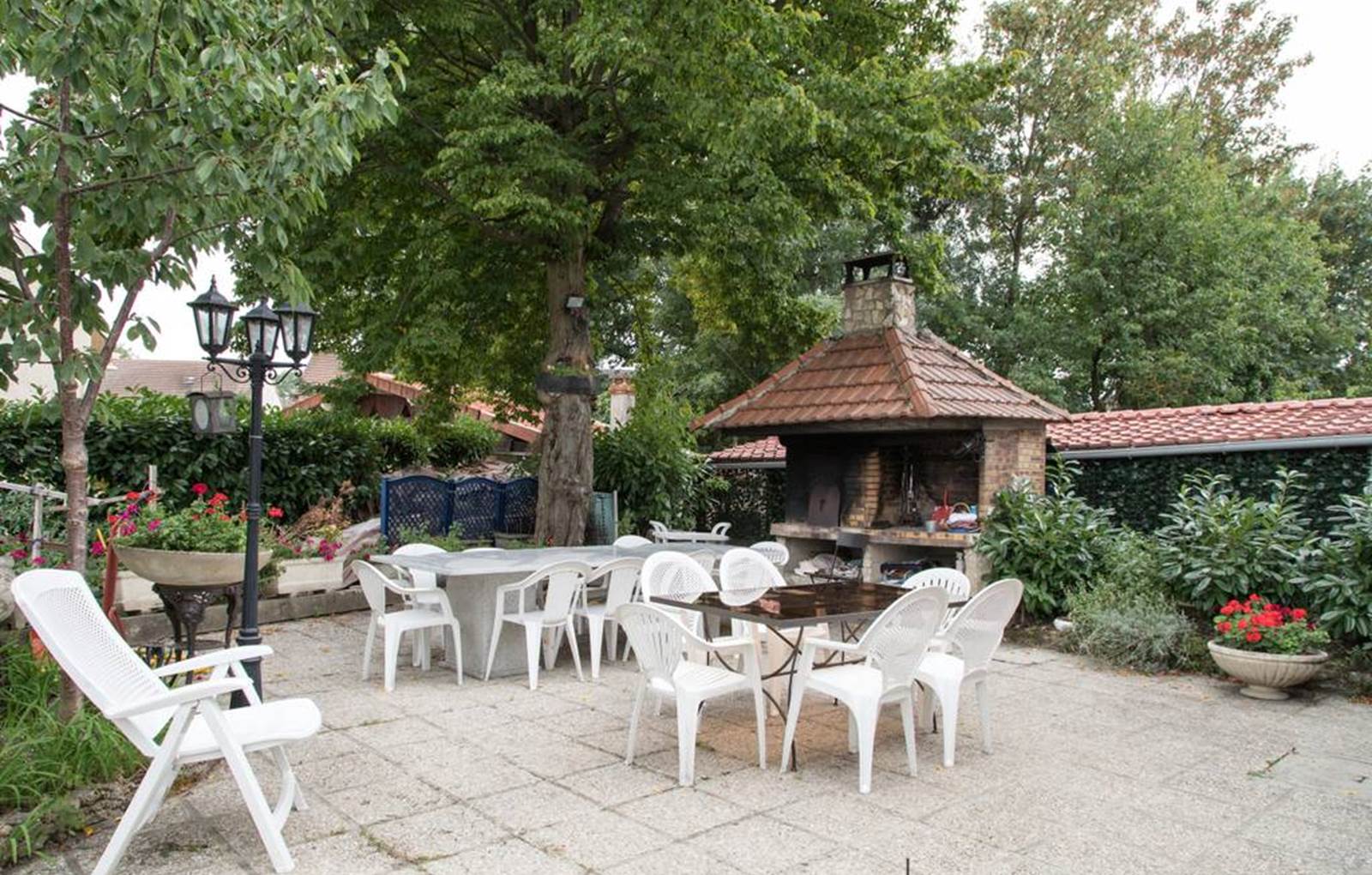 jardin extérieur terrasse et four-carousel