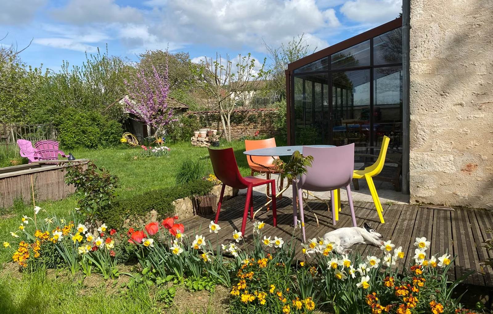 Jardin-Gite-Etrigny-lacourquinousrelie_garden-carousel