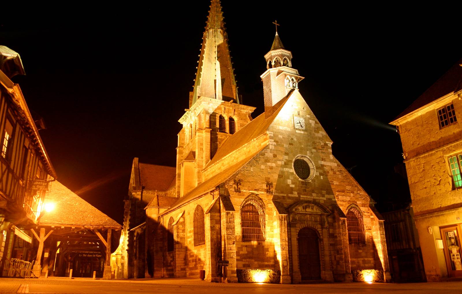 Nolay by night, près de Beaune-carousel