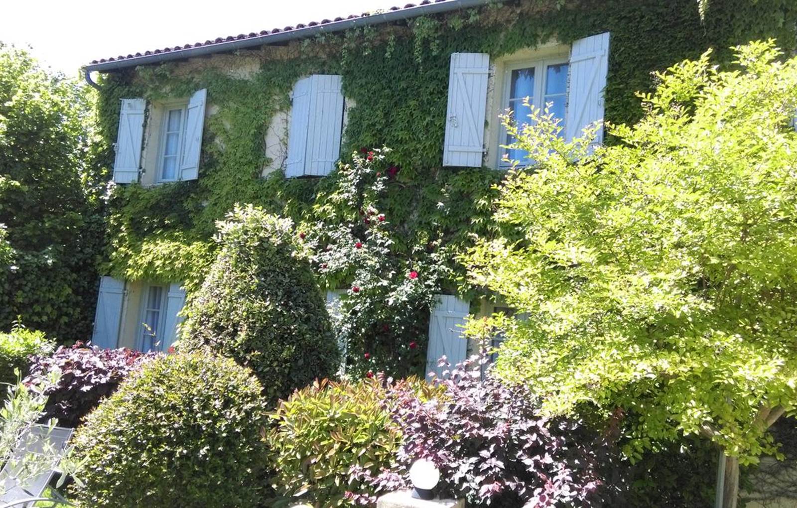 Maison de Marquay-fac¸ade-carousel