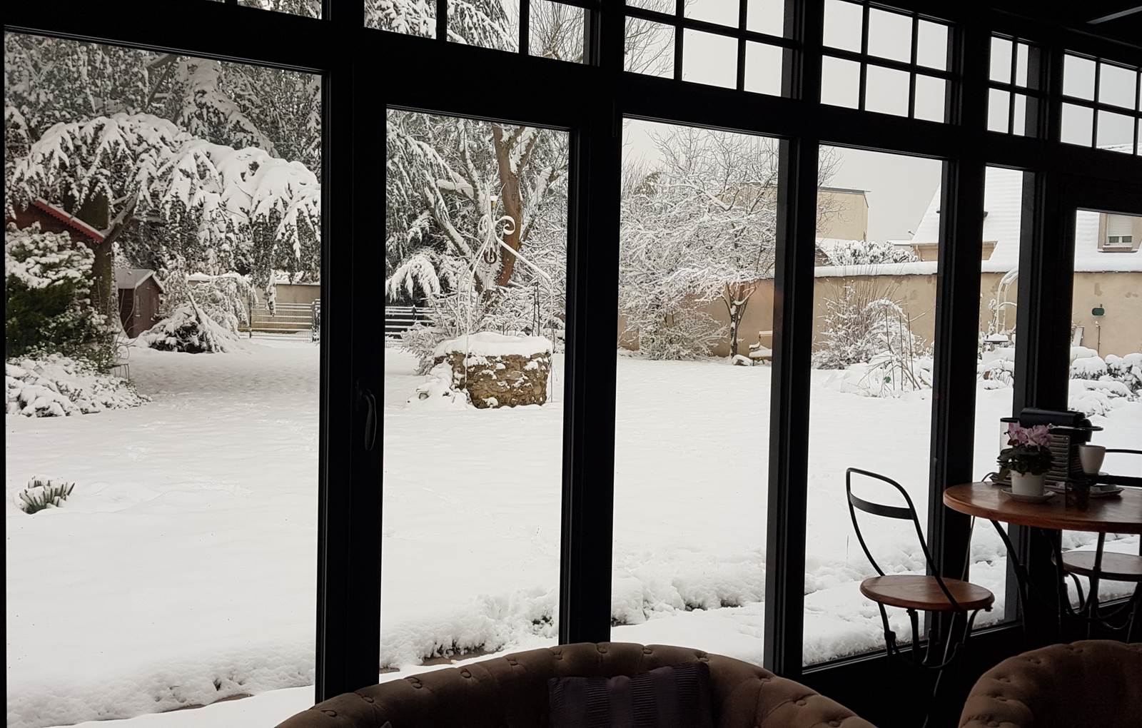 JARDIN SOUS LA NEIGE-carousel