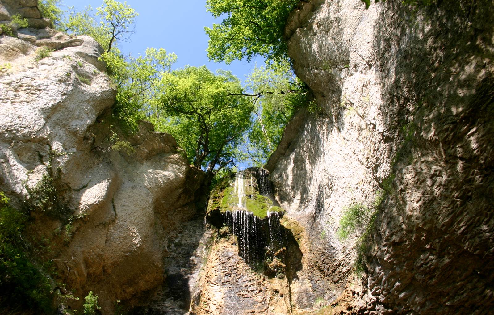 Falaises le Bout du Monde a` Nolay, 21-carousel