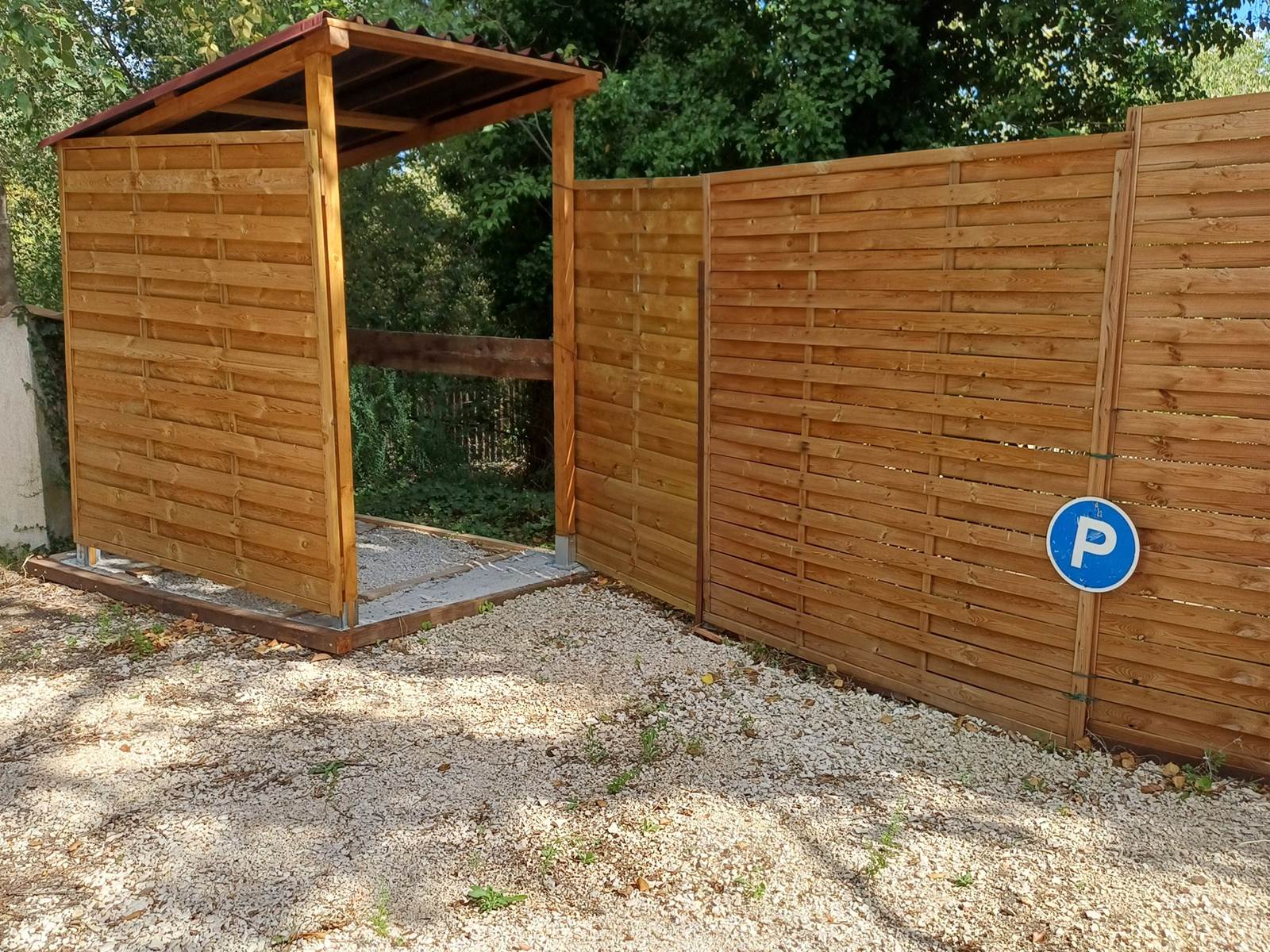 Parkings auto et vélos