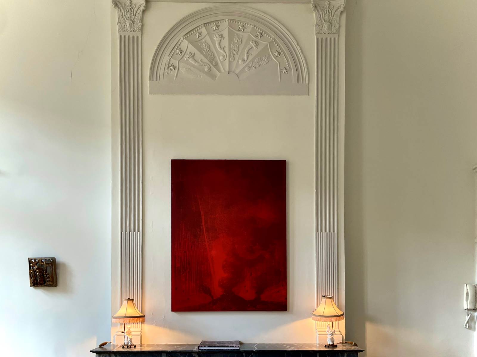 fireplace-red-painting-maison-jazey
