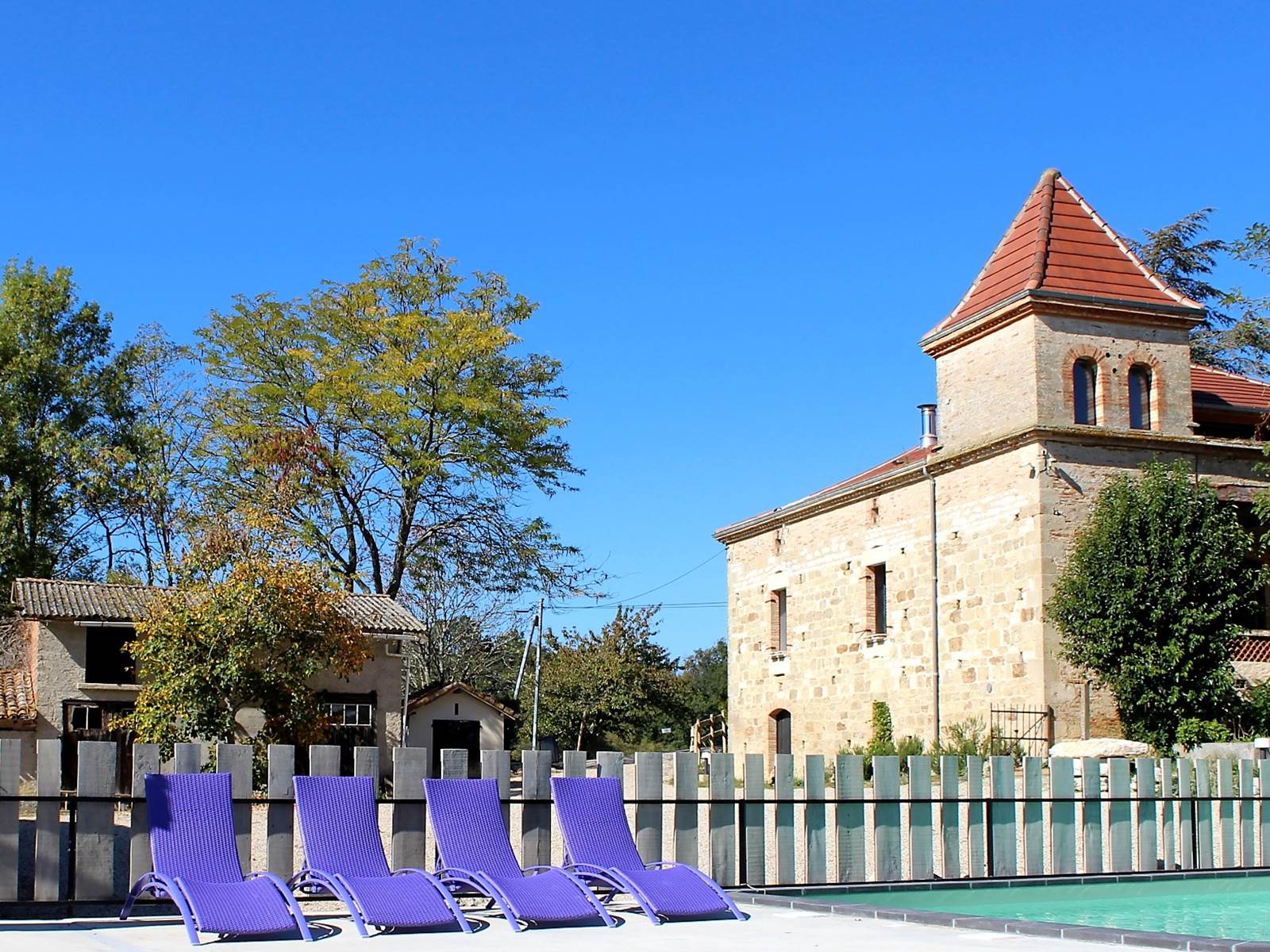 Massoulac : le Domaine de gîtes