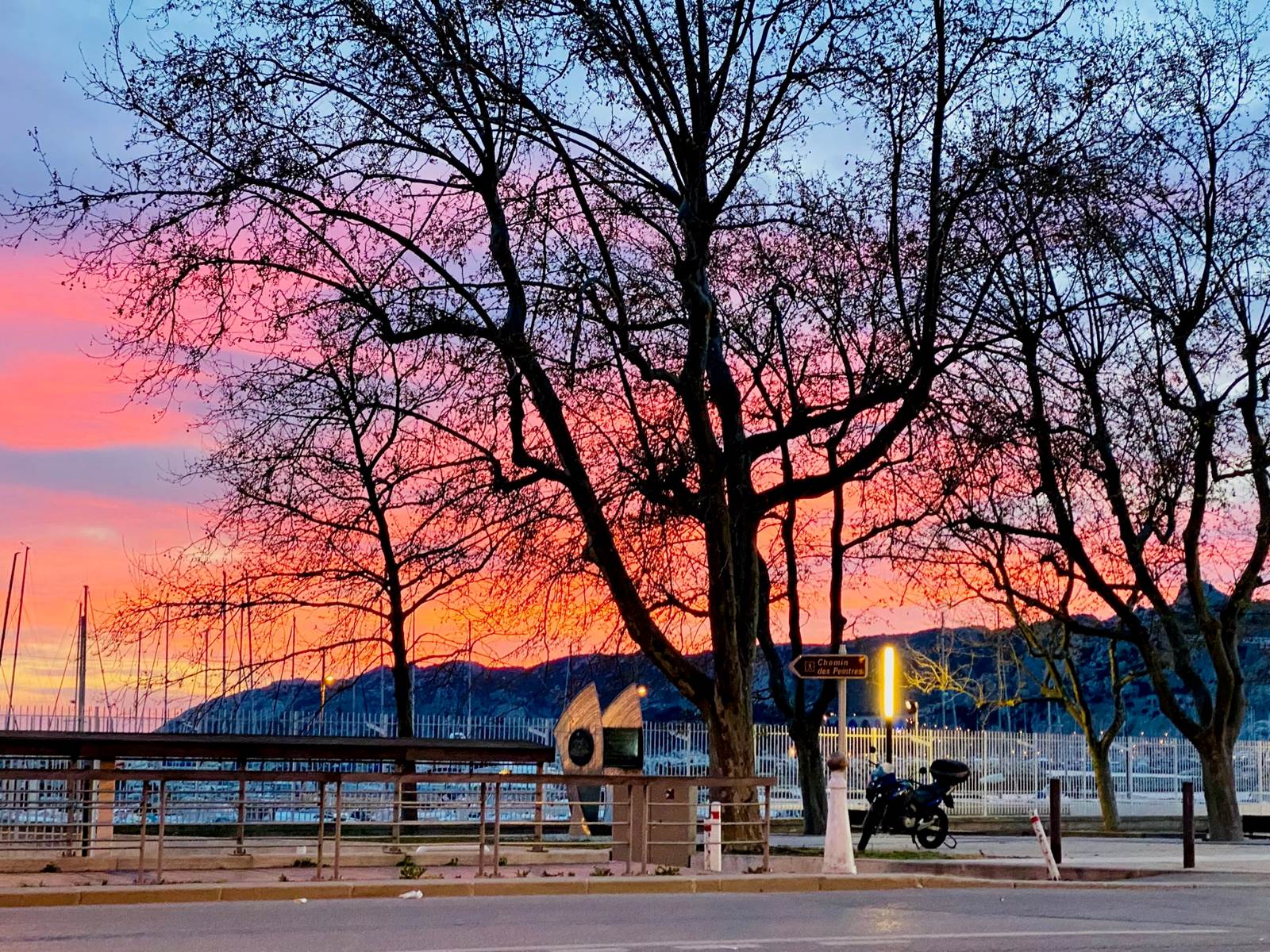 Coucher soleil au village situé à 150 m