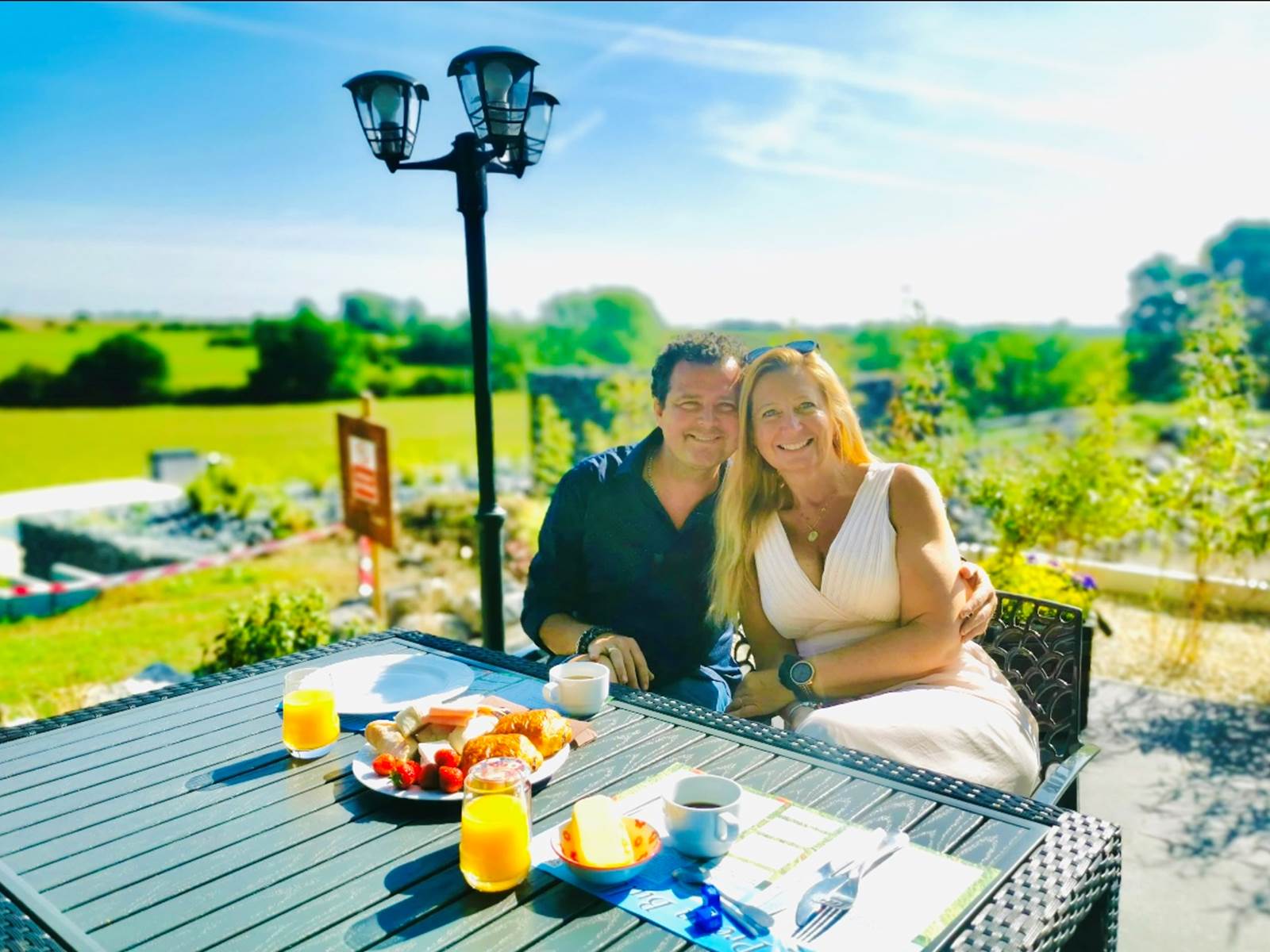 Petit déjeuner en terrasse