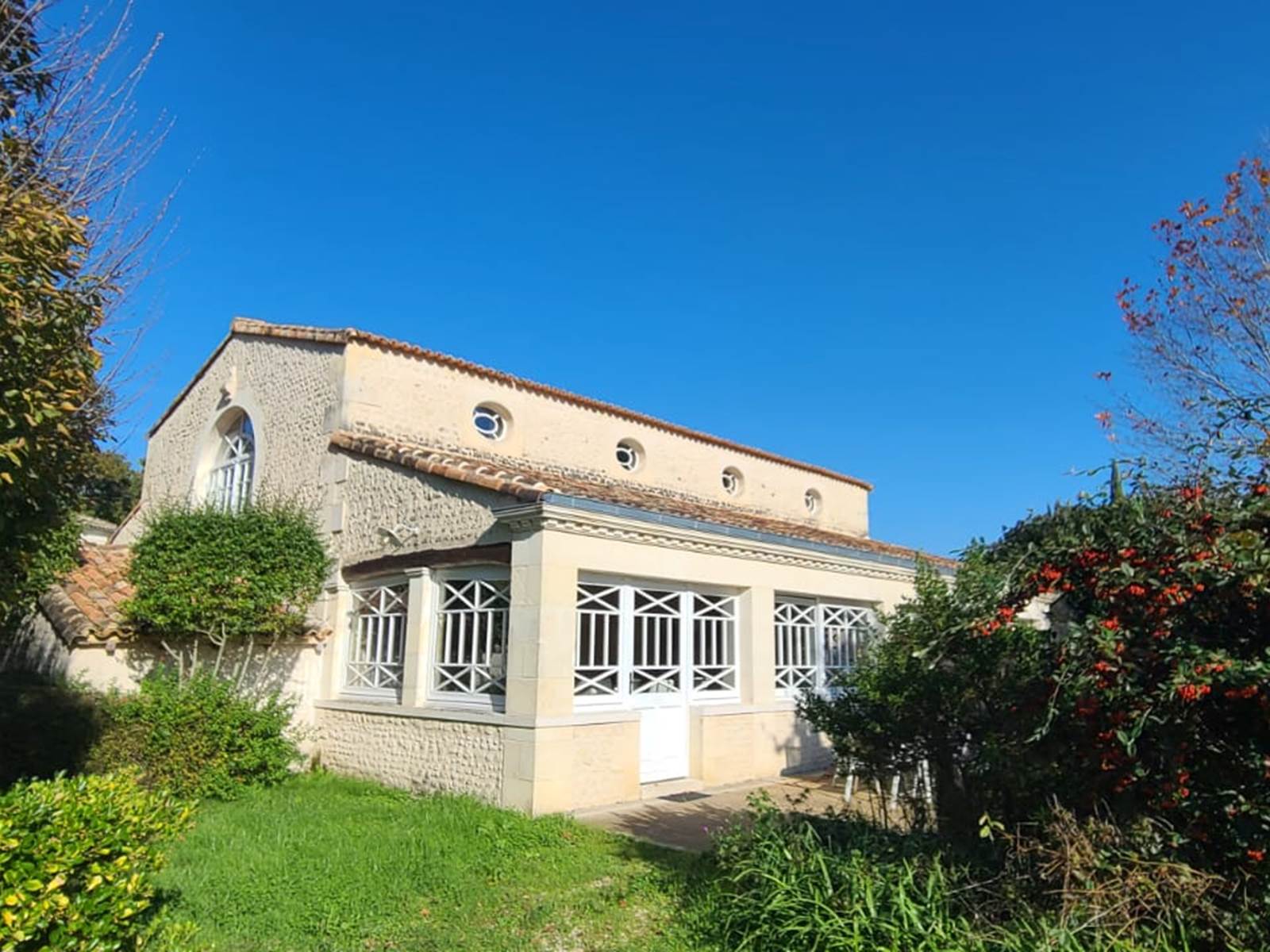 Cyprès, gîte avec jardin privatif-carousel