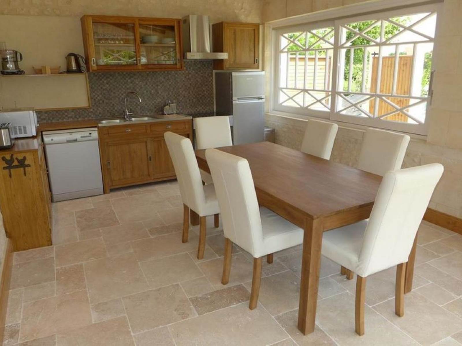 les-Doucins-et-Spa-Gîte-6-personnes-cuisine