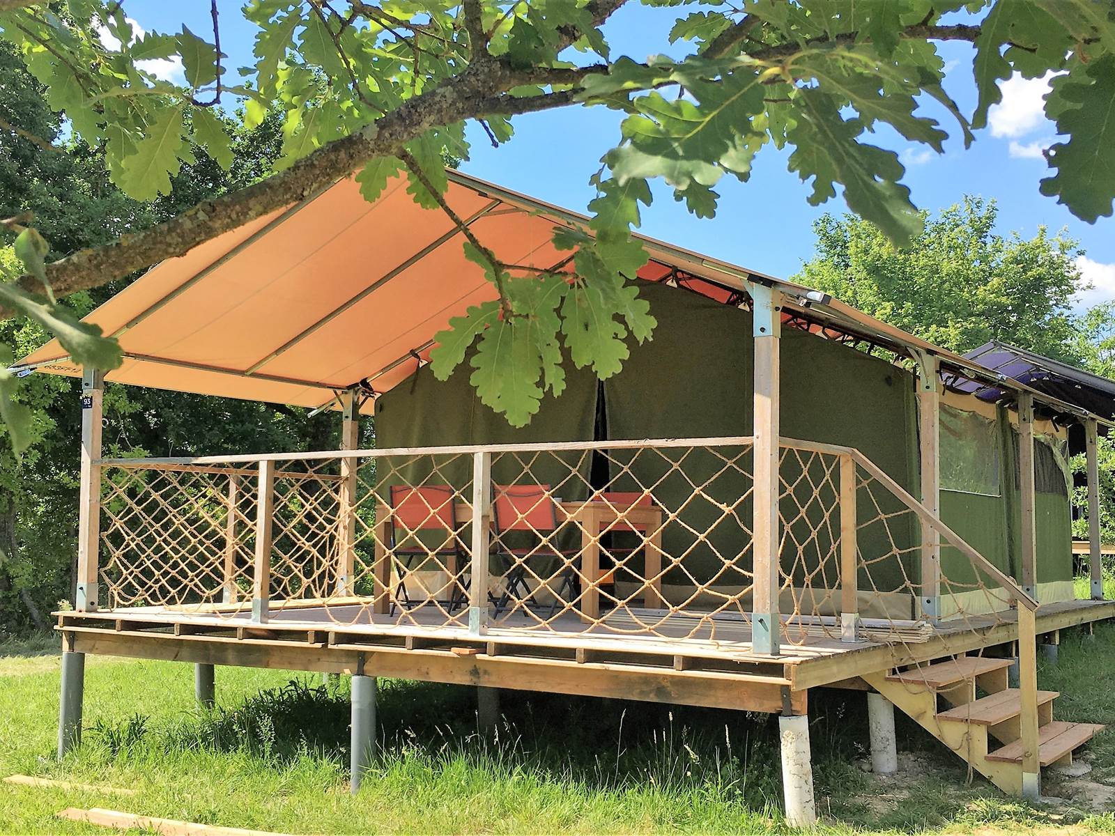 Lodge 16-9 clair-carousel