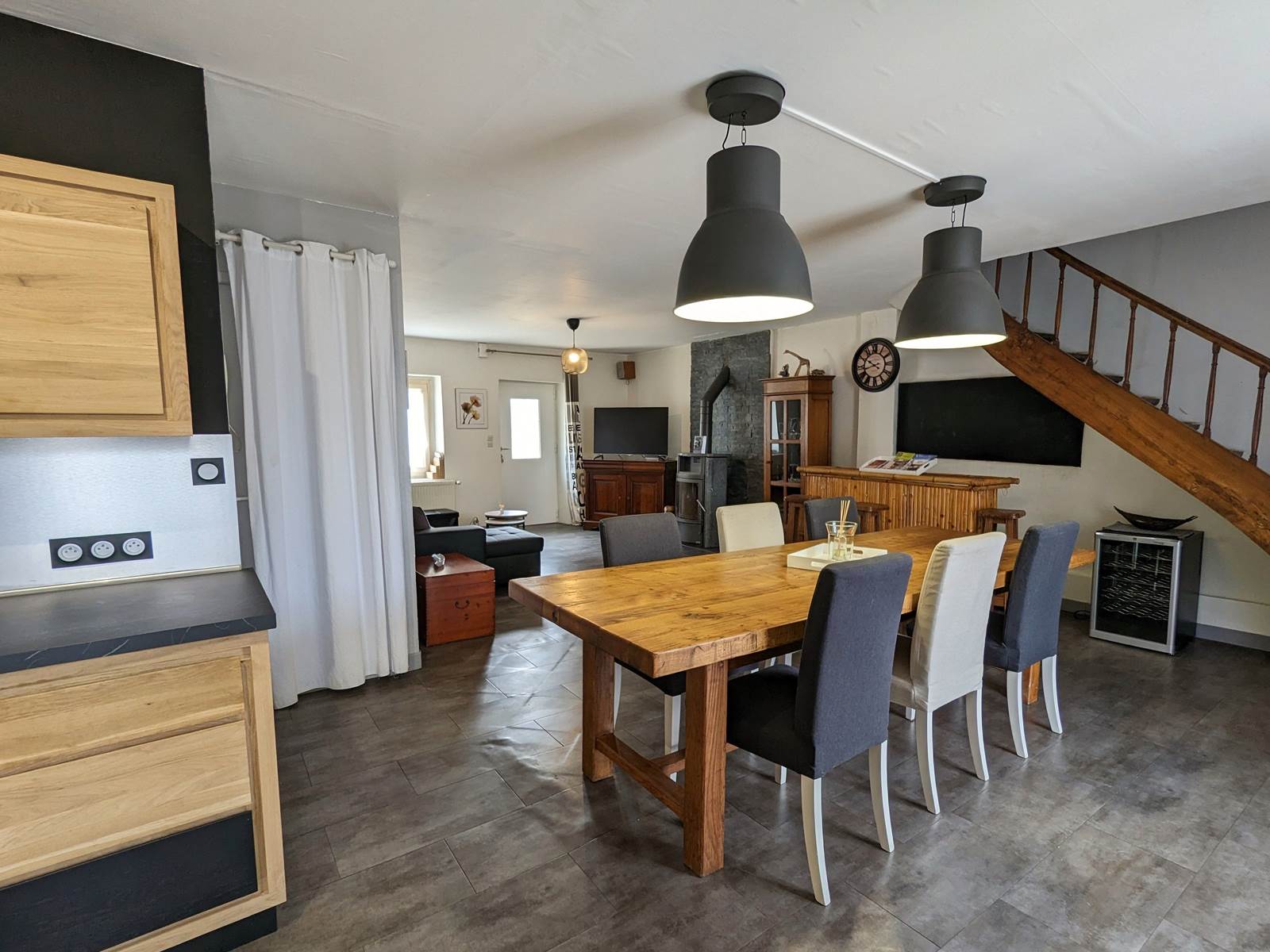 Salle à manger vue 1