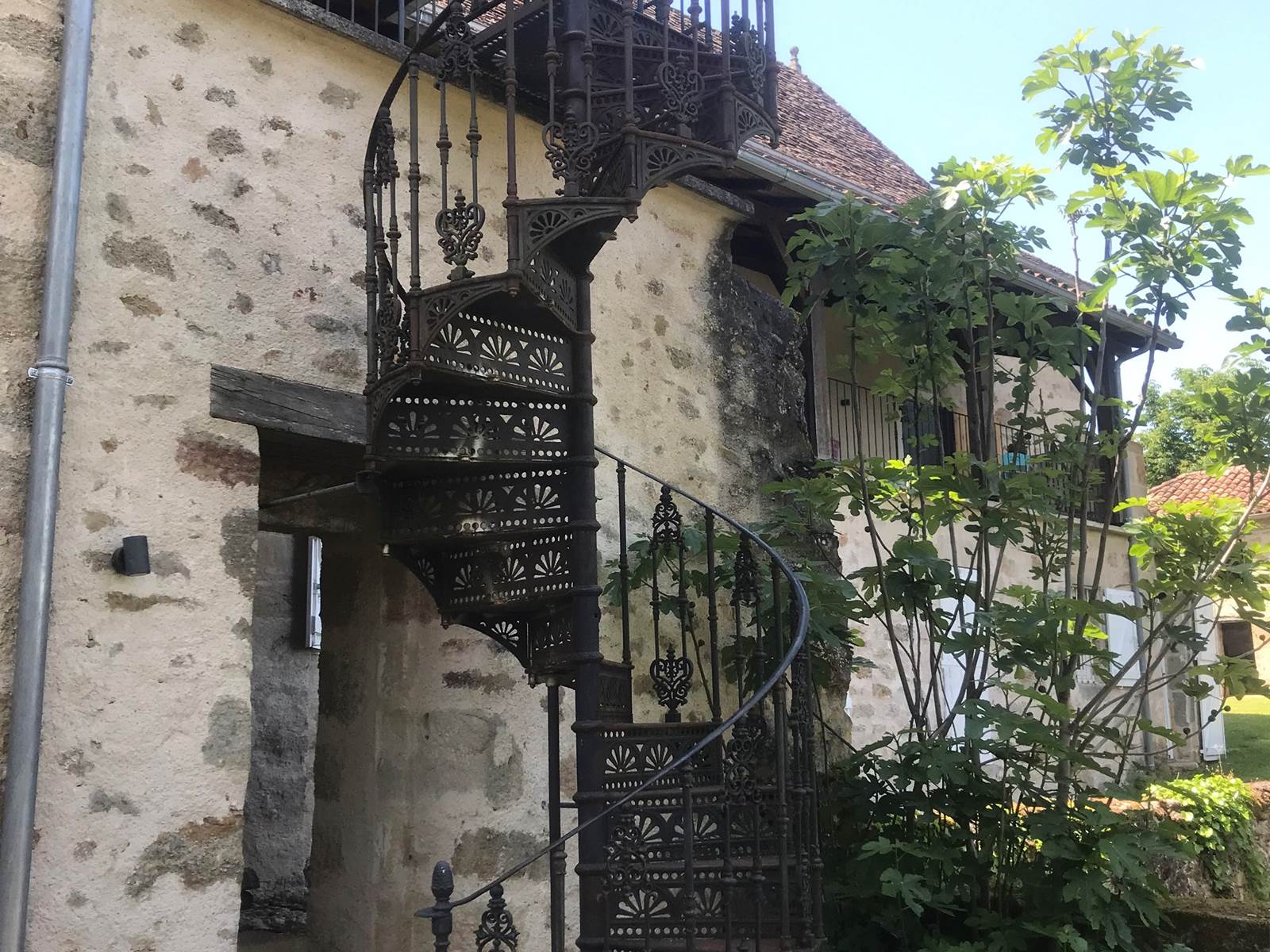 L'escalier extérieur depuis la terrasse