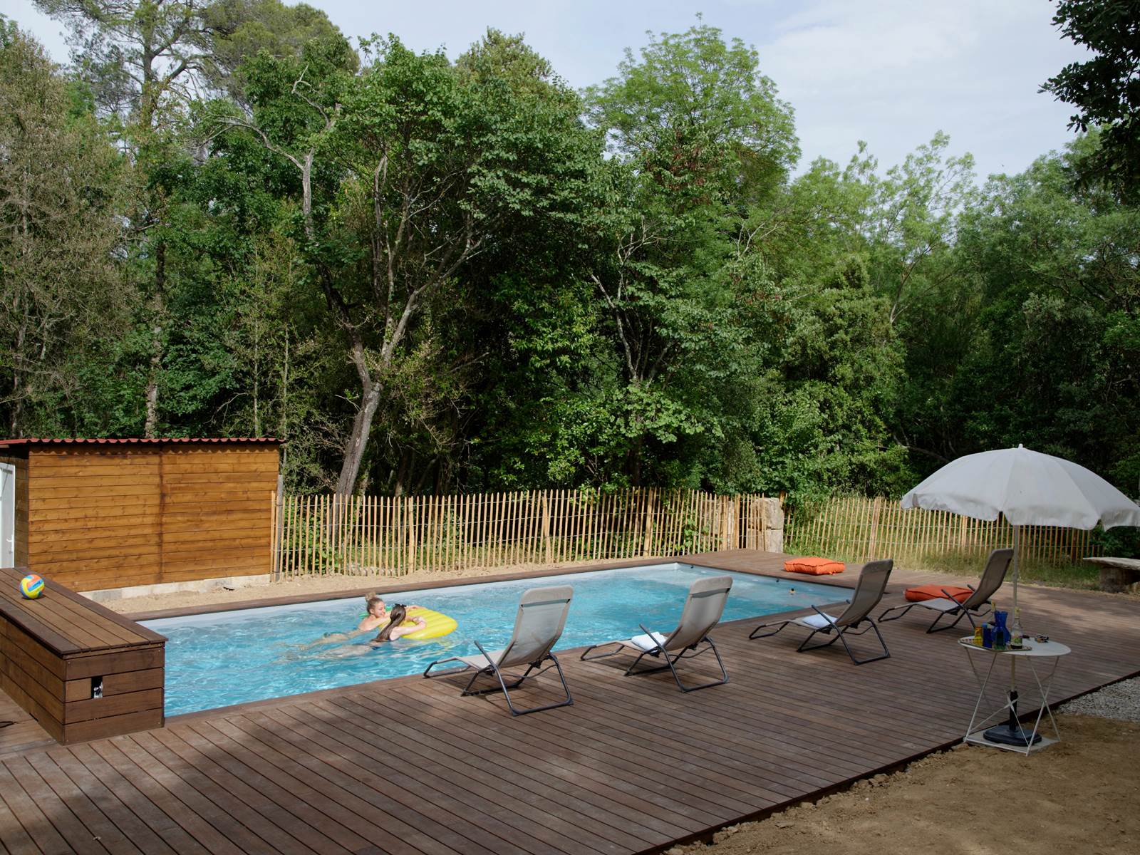 Gîtes Domaine de Valmont 34, Piscine partagée