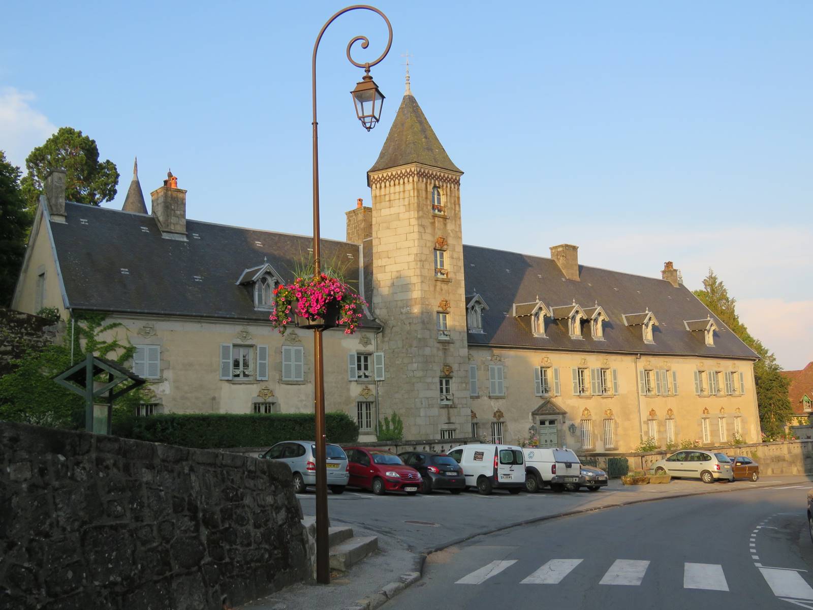 Château de Crocq , côté village.