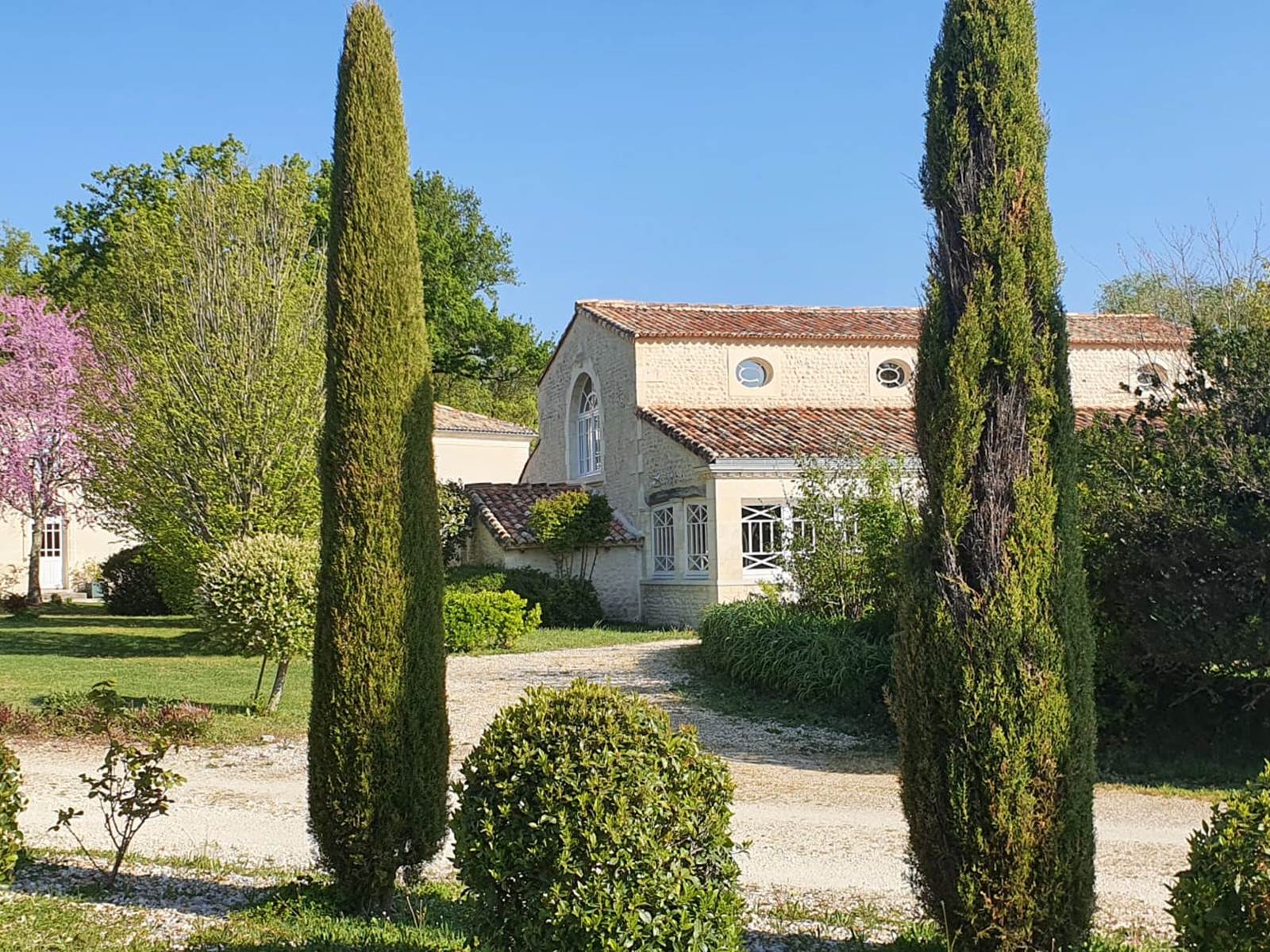 bâtiment Cyprès