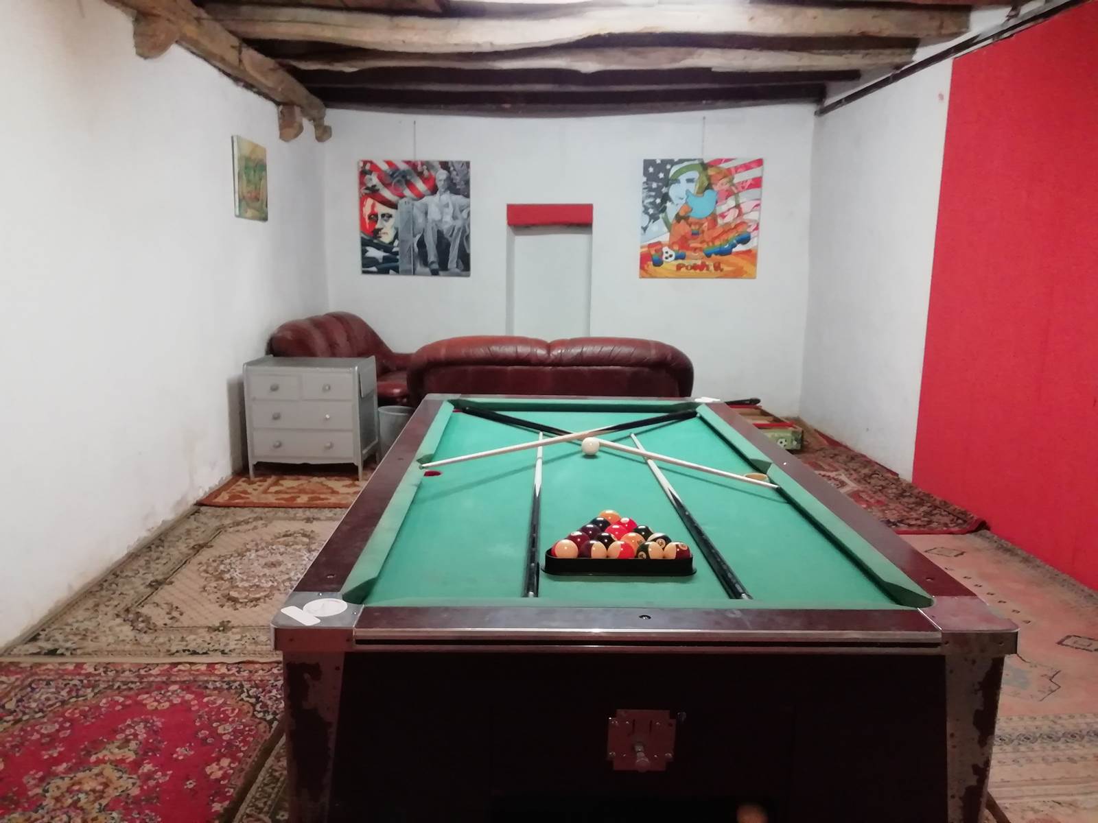 Espace billard dans une grange non chauffée-carousel