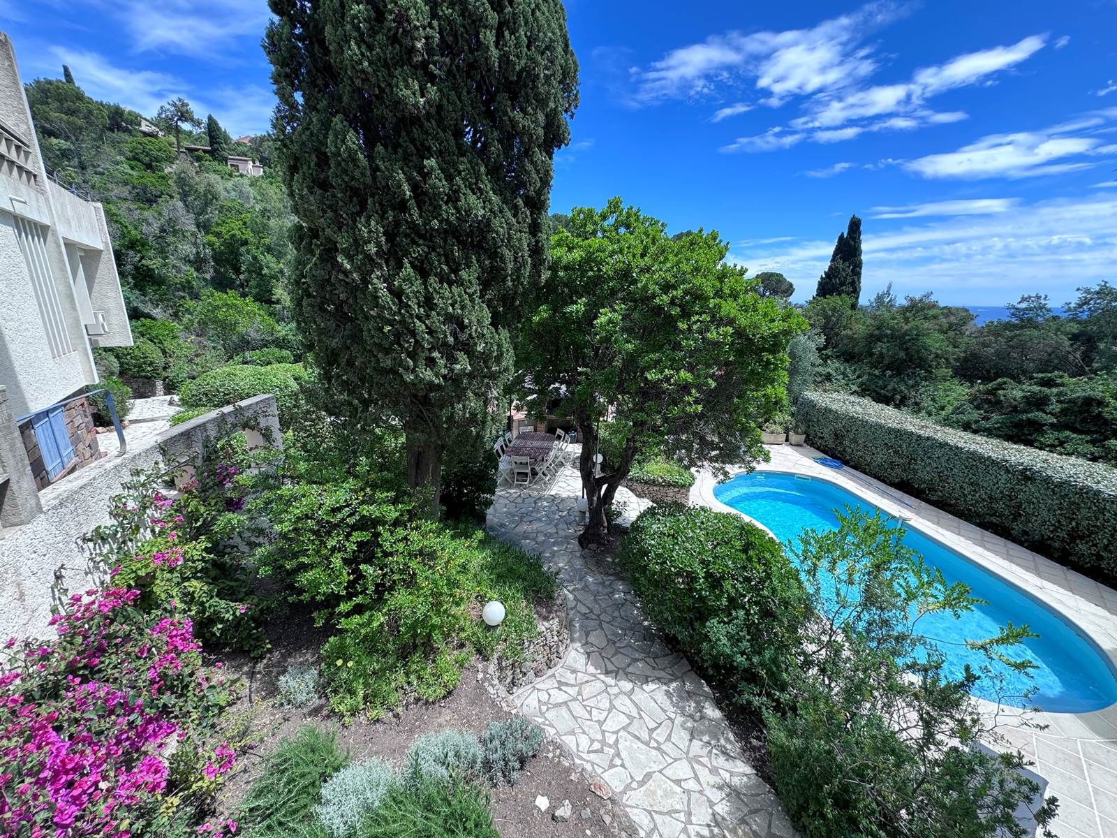 VILLA AGATHEA - LES ISSAMBRES -  LA PISCINE