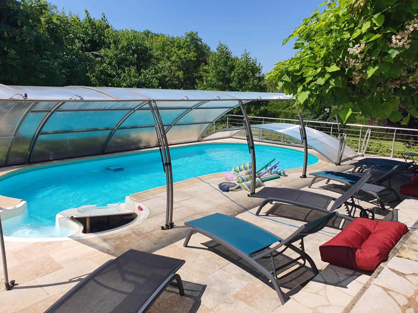 20250616_112444-carousel