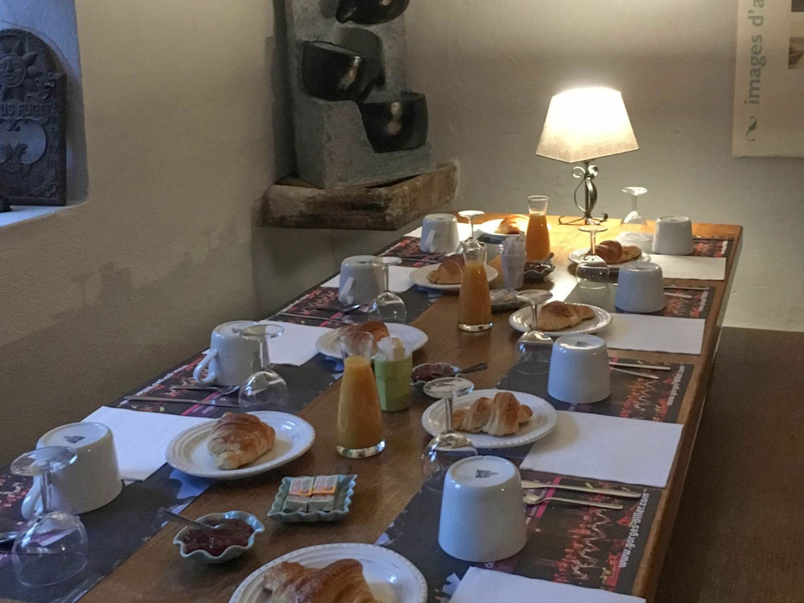 ERMITAGE SAINT-VINCENT - Petit déjeuner-carousel