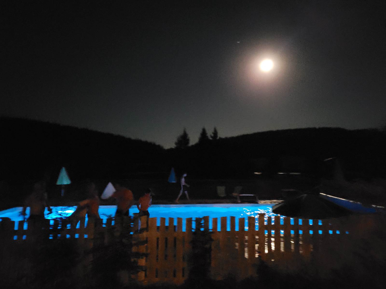 piscine nocturne-carousel