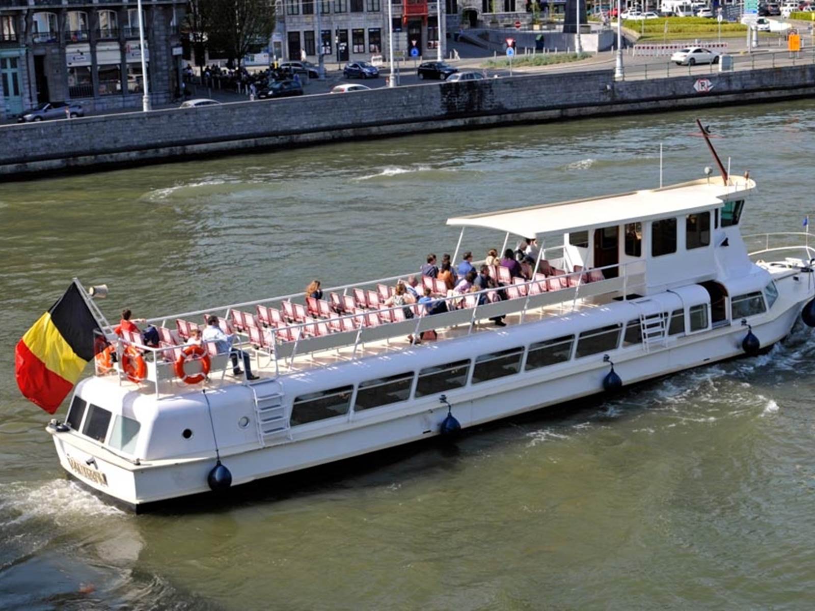 La navette fluviale vous fera découvrir la région de Liège à Huy. Un plaisir