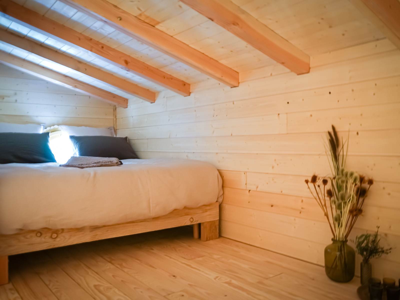 Chambre mezzanine avec vue sur le domaine