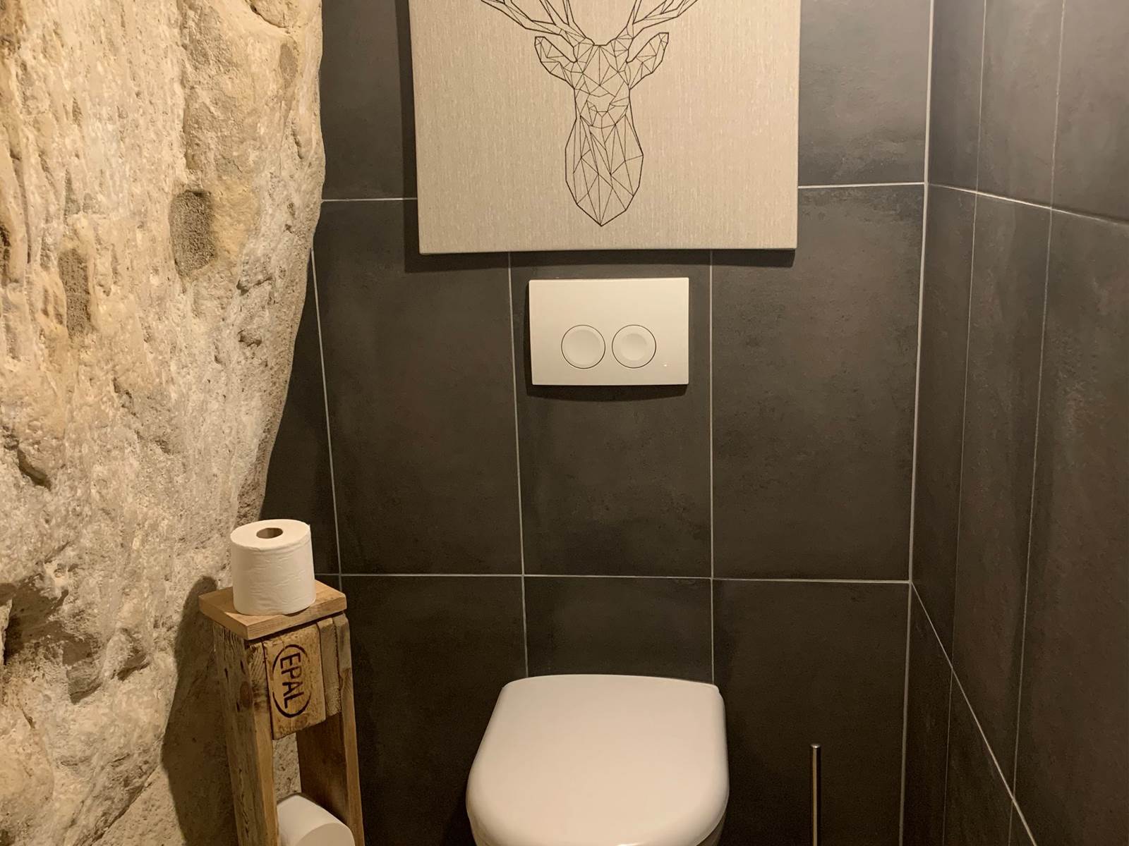 Des toilettes pas comme les autres, version troglodyte