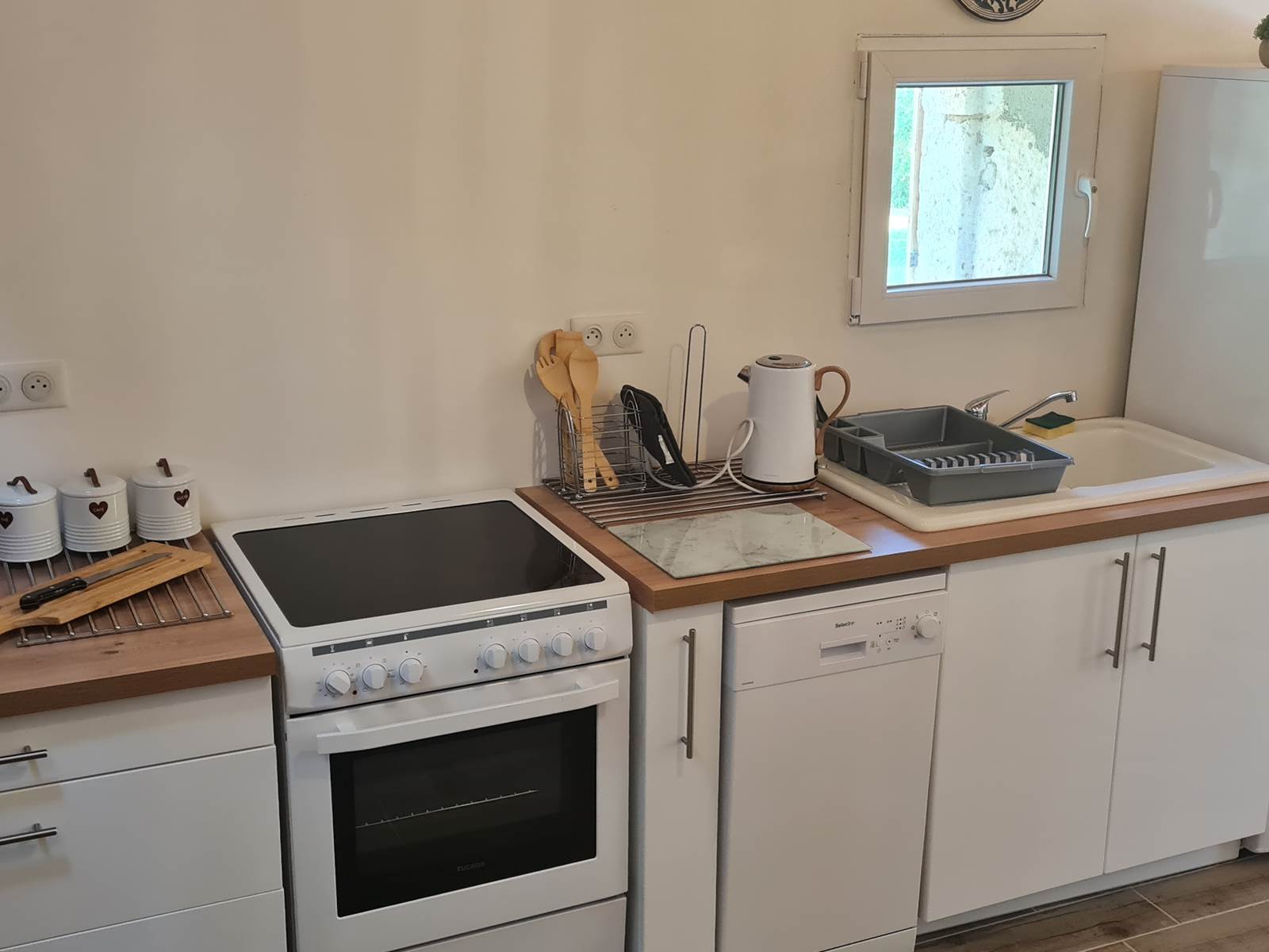 The Lodge Gite - Kitchen