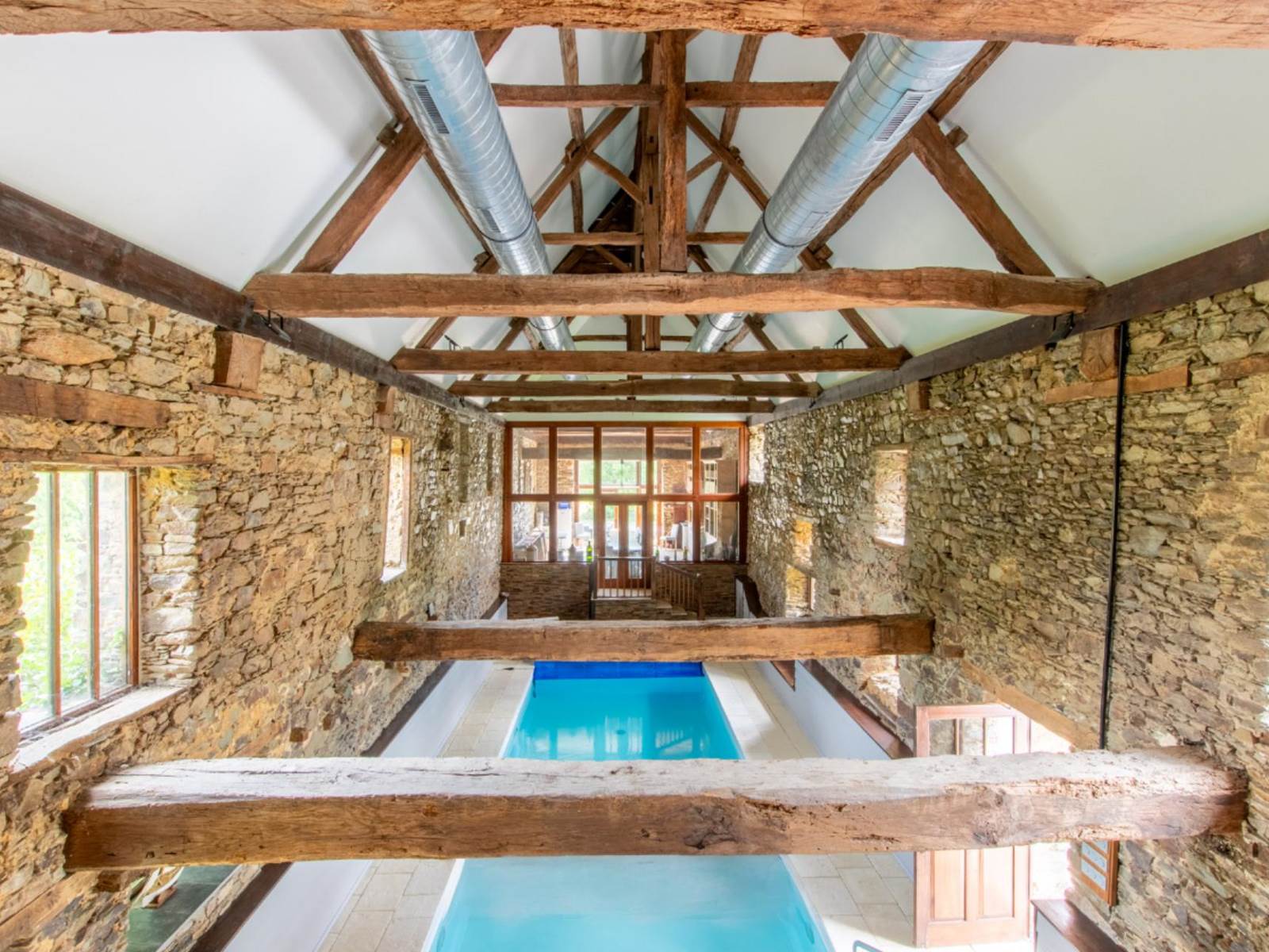 Piscine intérieure chauffée