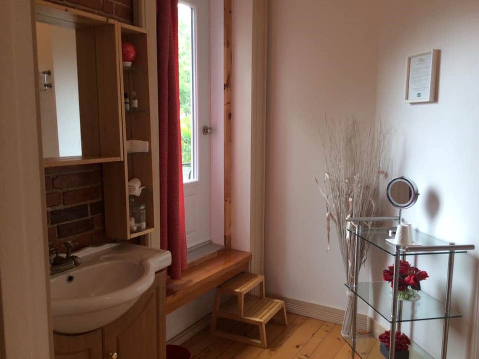 yuttasdb2022-carousel