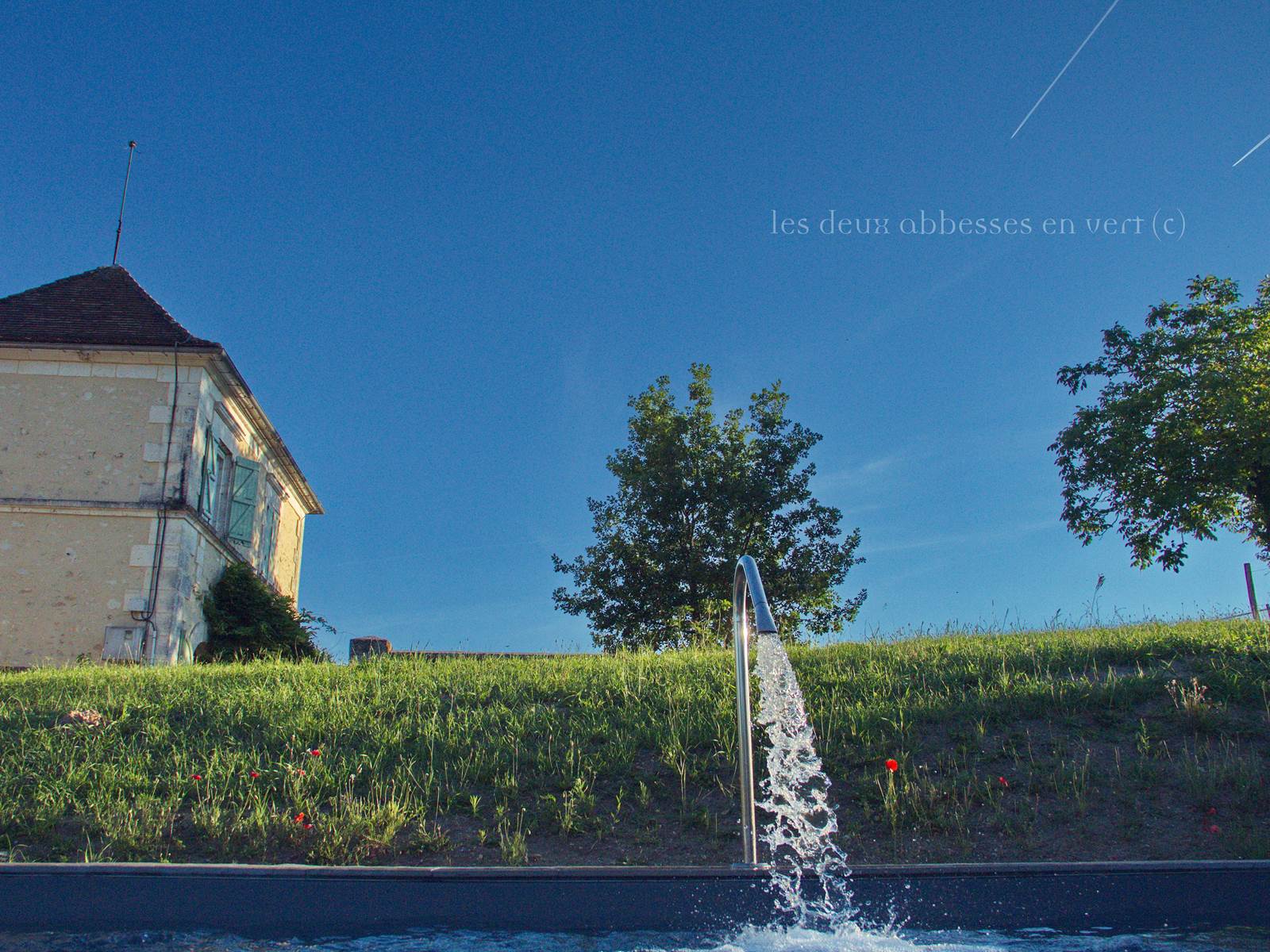 Piscine Chauffée 4 x 14 m / Volet Roulant Immergé / Deux cascades massantes