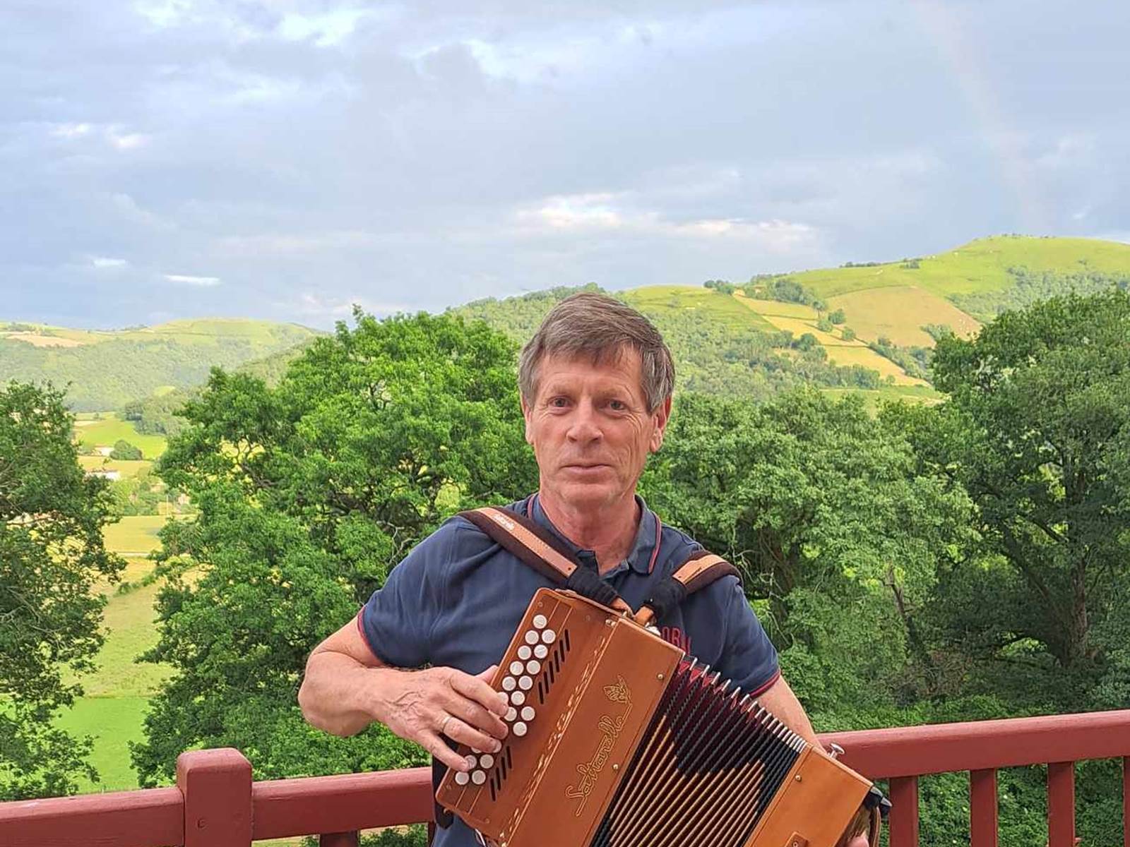 381204530_958370755266471_9208863357603825224_n-carousel