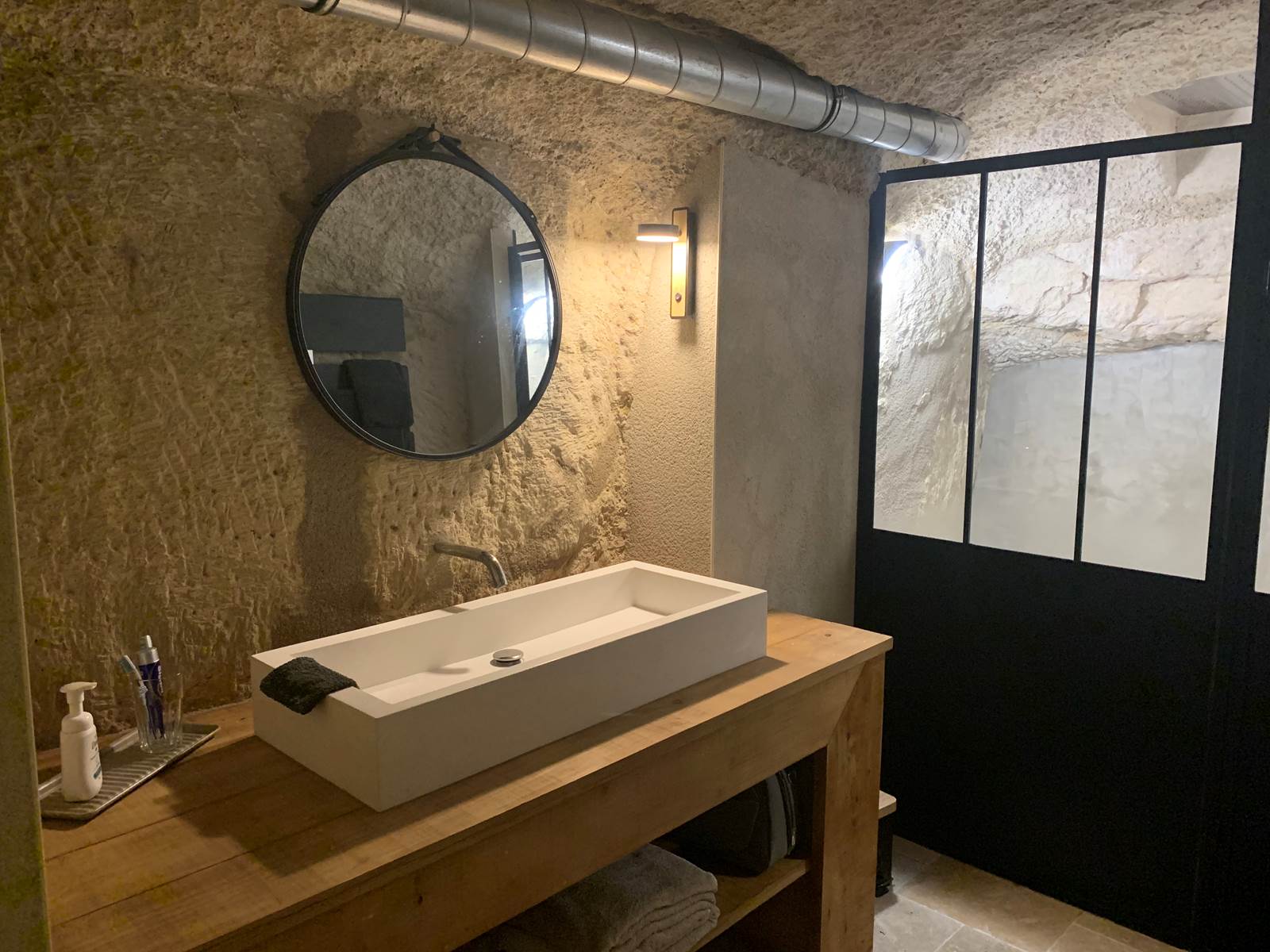 Bien être sous la roche, La salle de bain troglodyte