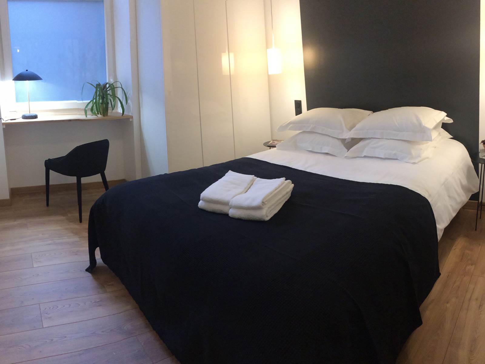 Une chambre spacieuse
