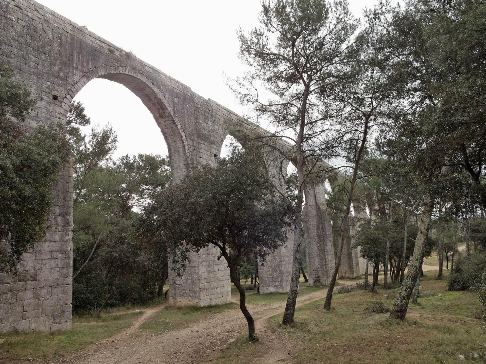Aqueduc Montpellier Castries 34