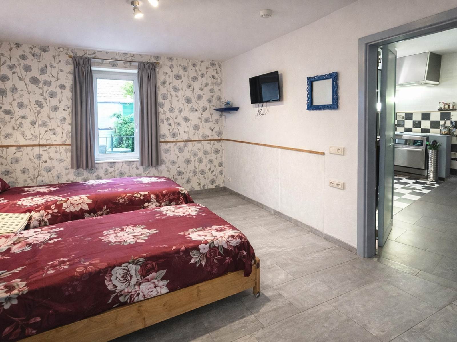 La chambre du rez de chaussée adaptée pour les PMR